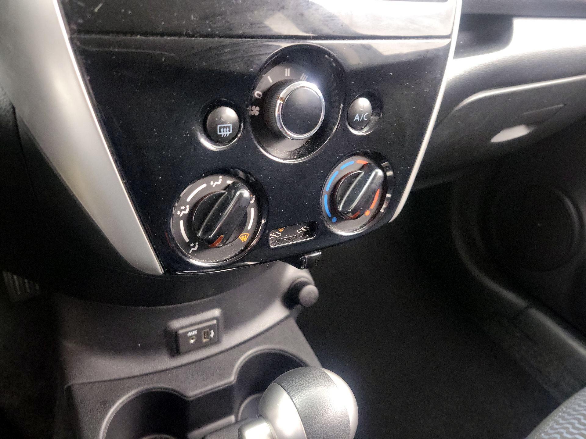Thumbnail: 2018 Nissan Versa Note - 16
