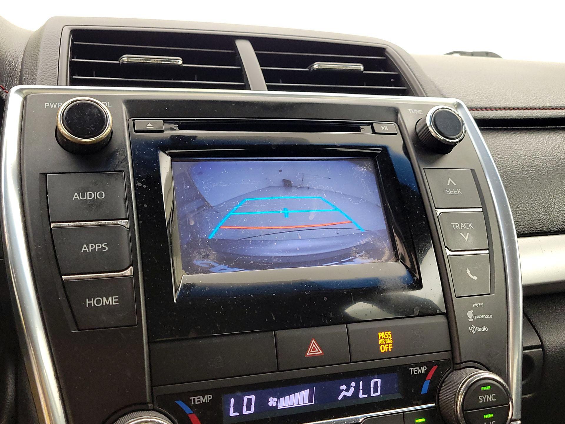 Thumbnail: 2015 Toyota Camry - 14