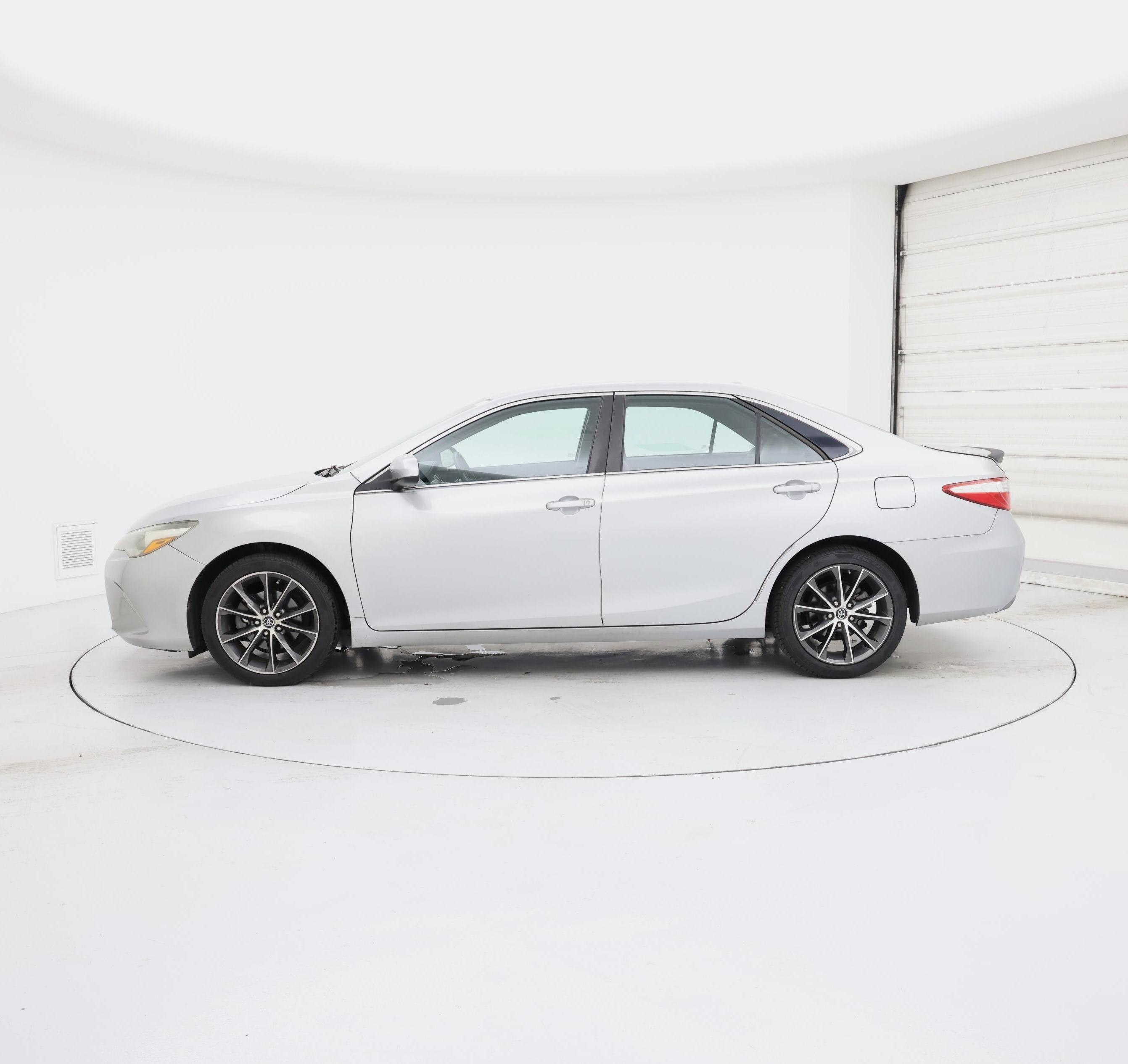 Thumbnail: 2015 Toyota Camry - 3