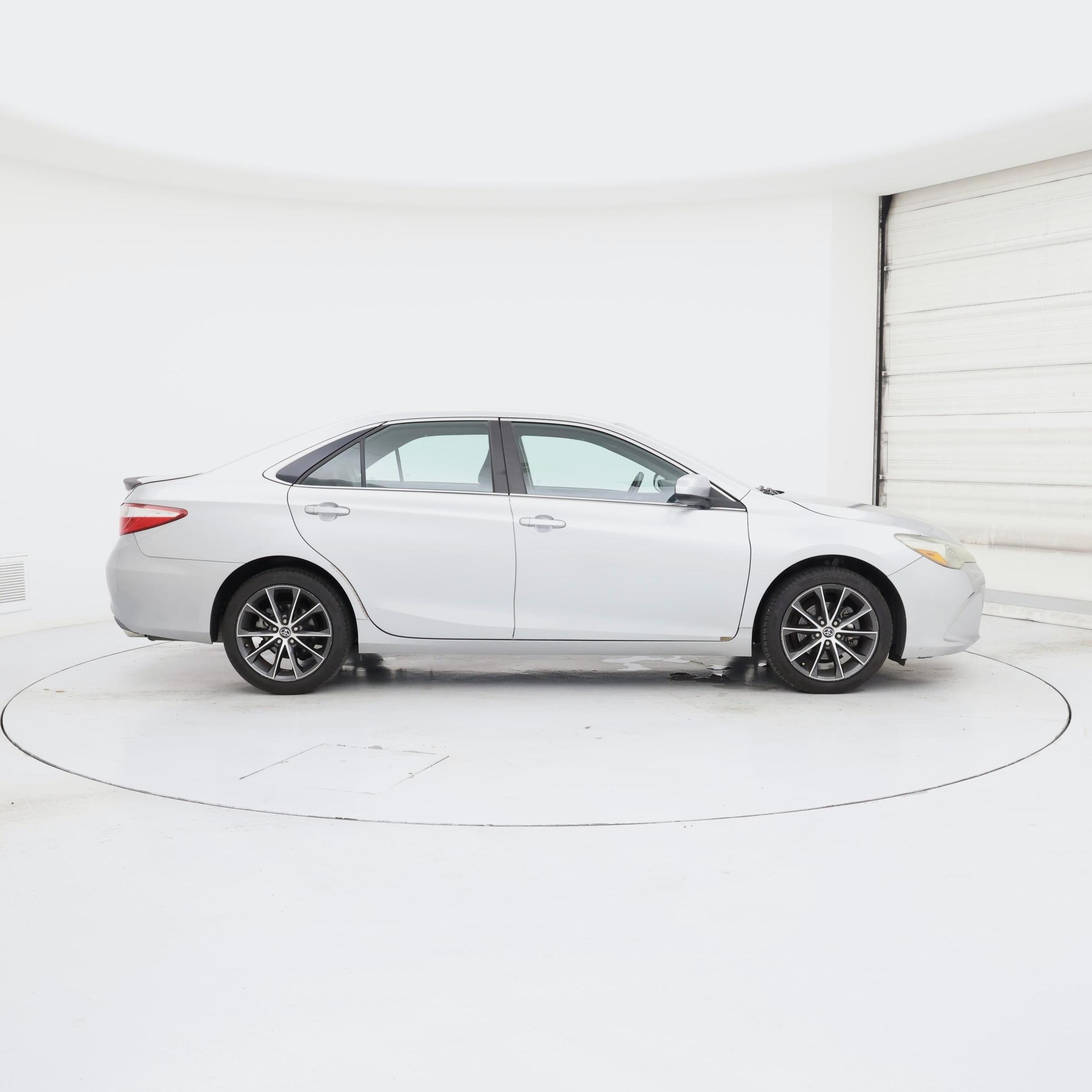 Thumbnail: 2015 Toyota Camry - 7