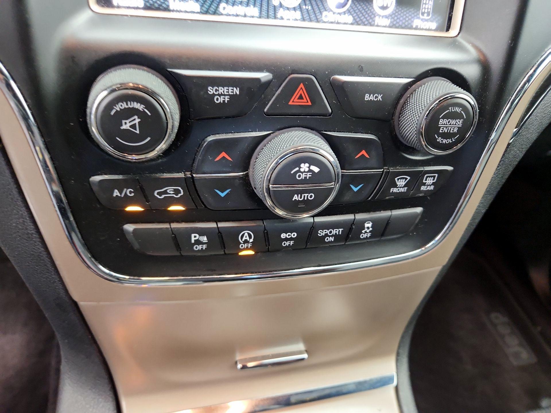Thumbnail: 2017 Jeep Grand Cherokee - 17