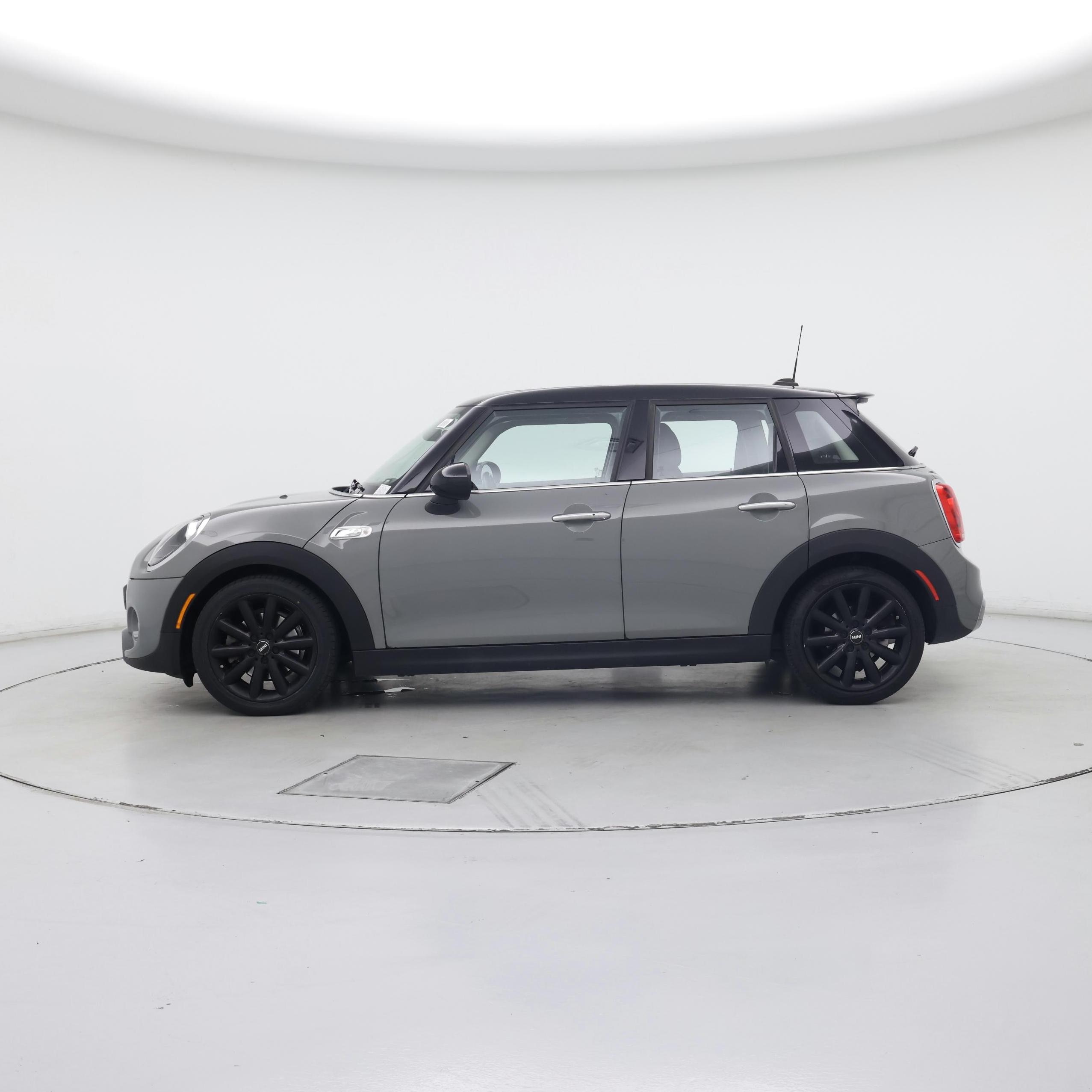 Thumbnail: 2019 MINI Cooper Hardtop - 3