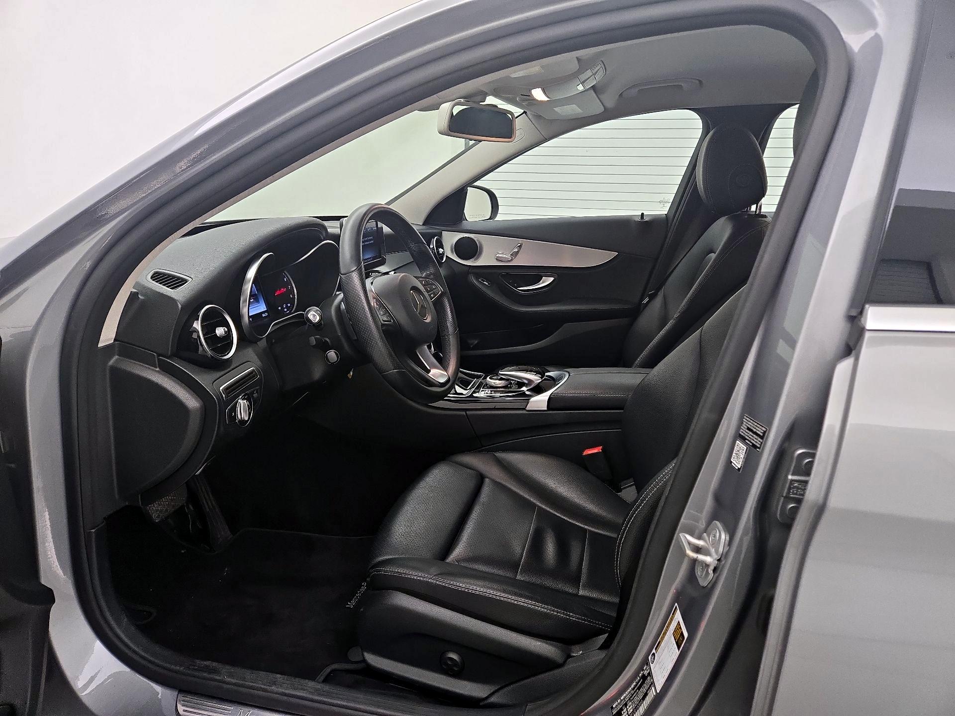 Thumbnail: 2015 Mercedes-Benz C-Class - 11