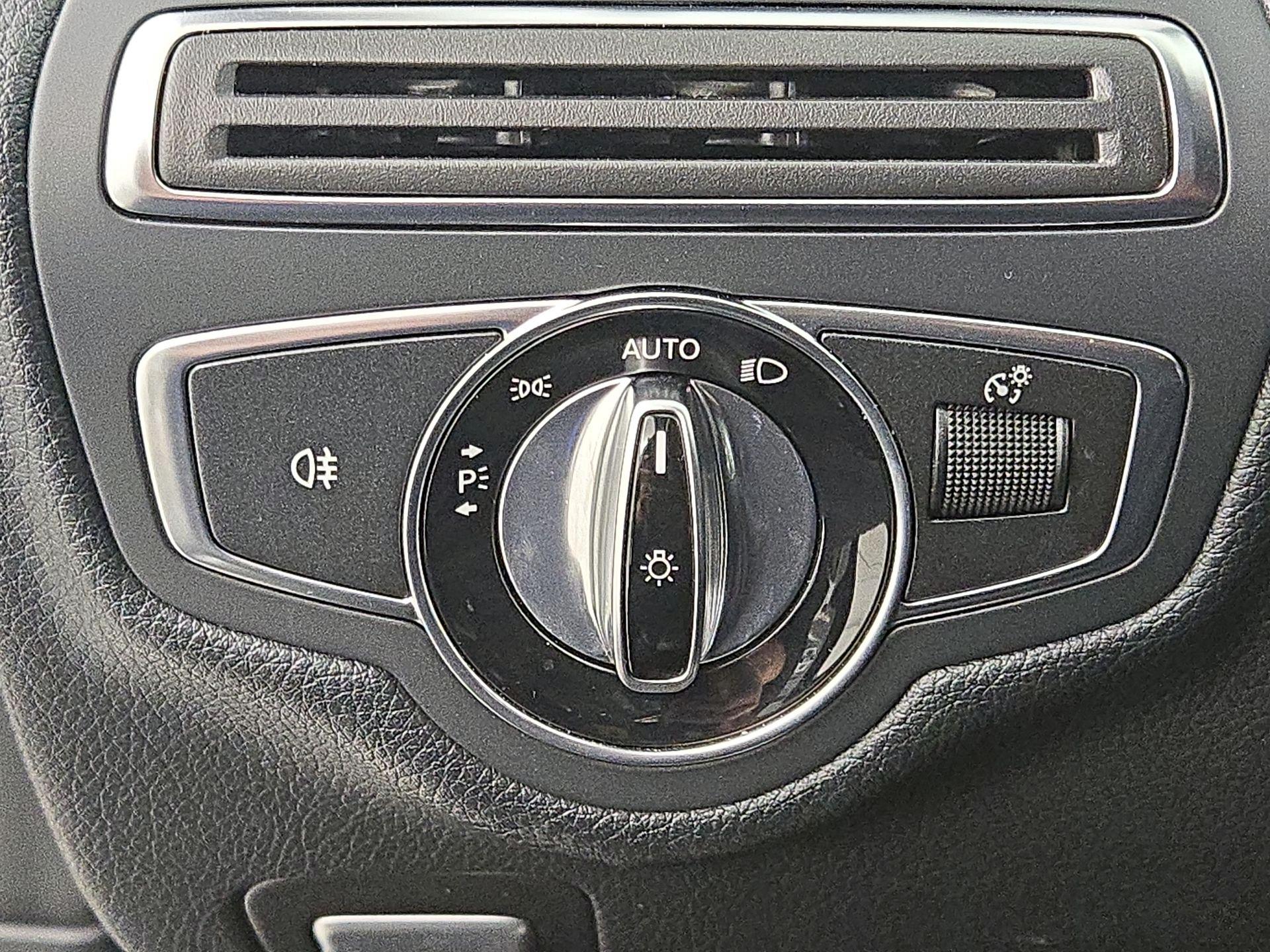 Thumbnail: 2015 Mercedes-Benz C-Class - 13