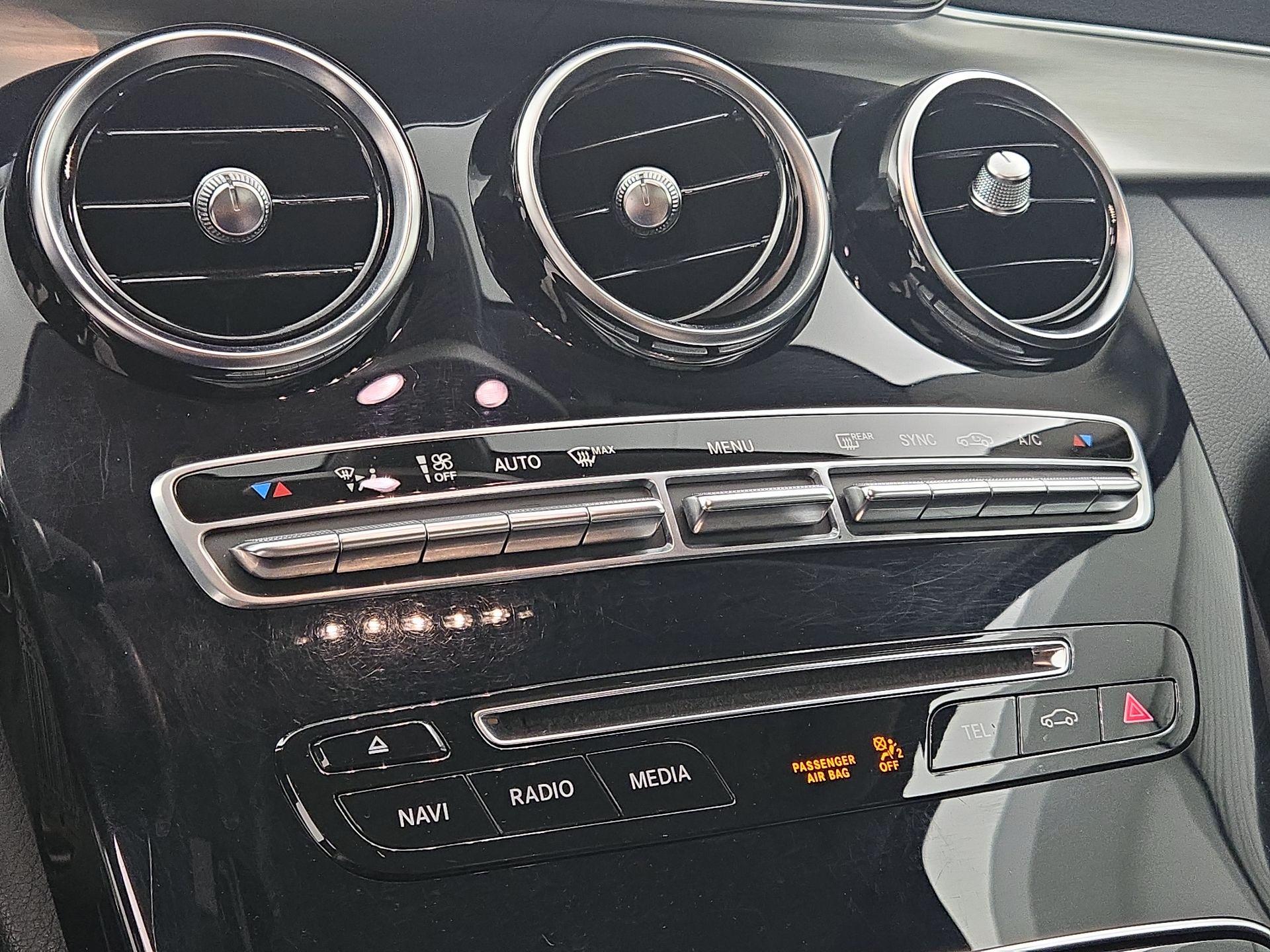 Thumbnail: 2015 Mercedes-Benz C-Class - 15