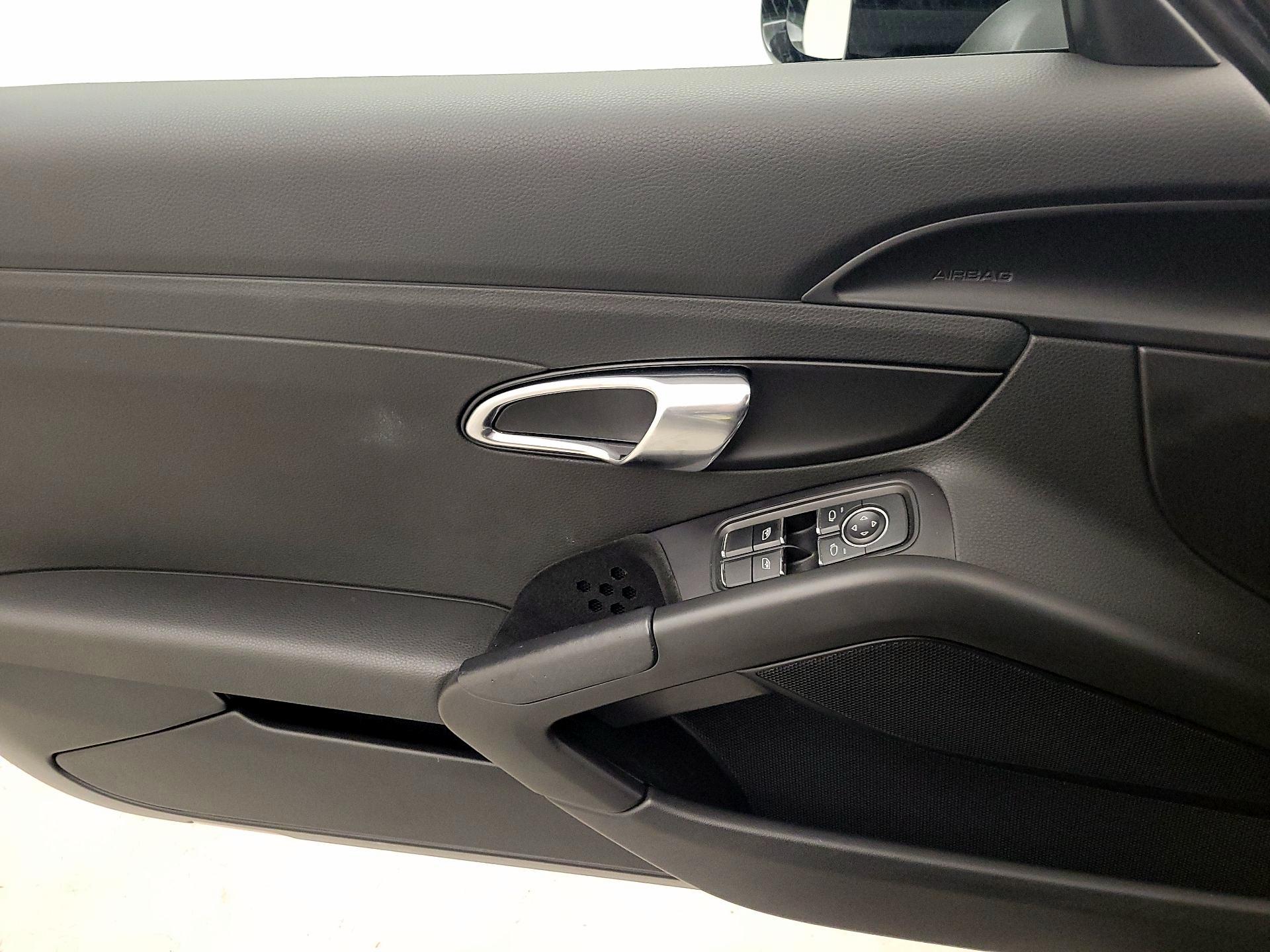 Thumbnail: 2016 Porsche Boxster - 12