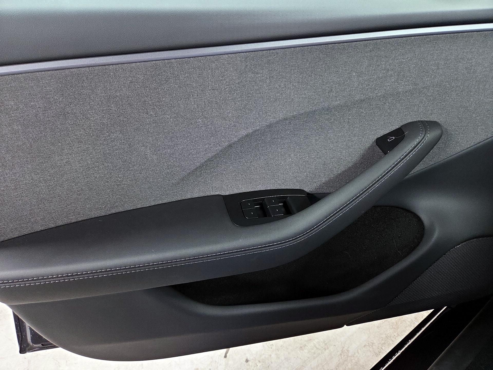 Thumbnail: 2025 Tesla Model 3 - 10