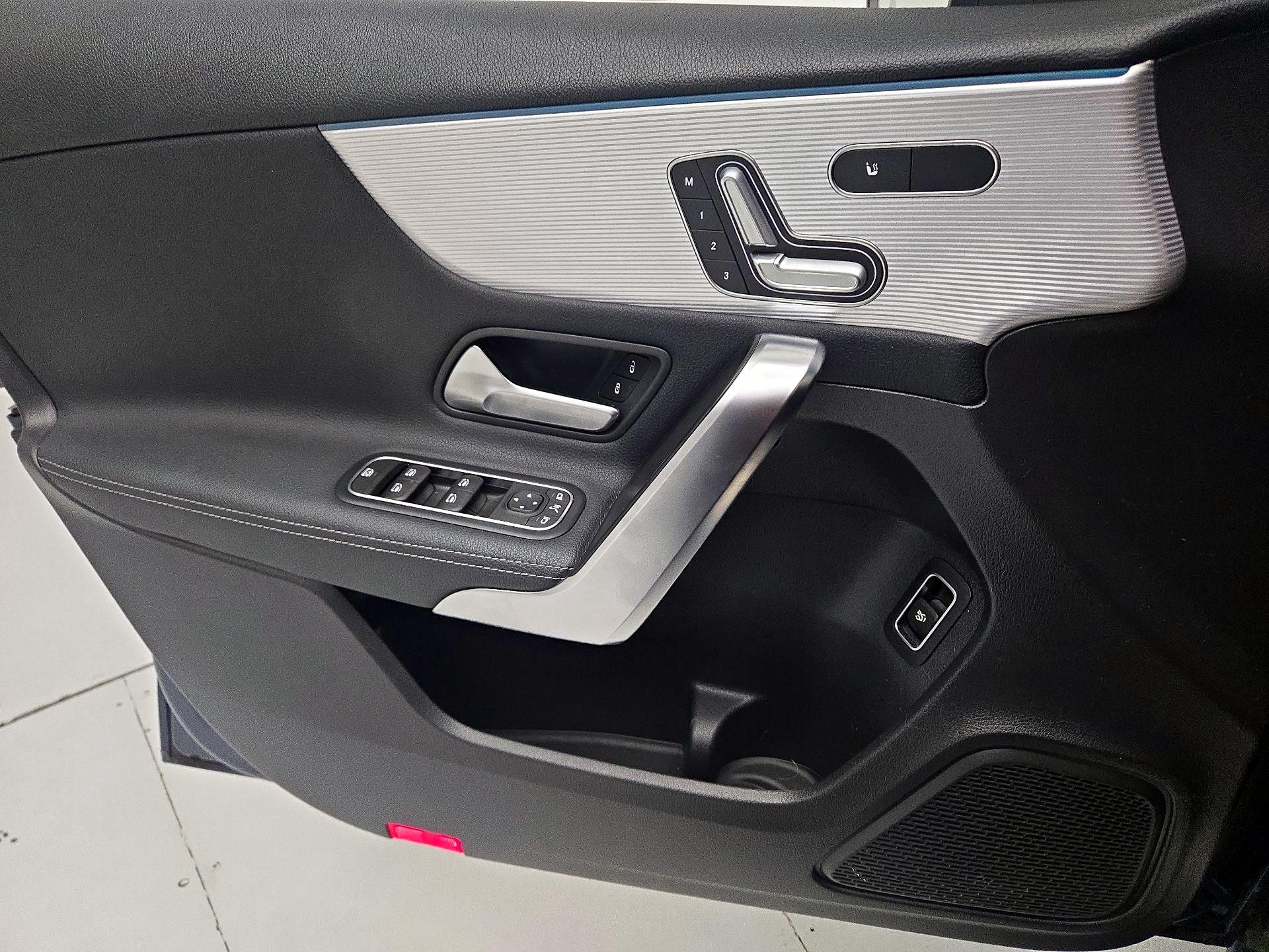 Thumbnail: 2020 Mercedes-Benz A-Class - 12