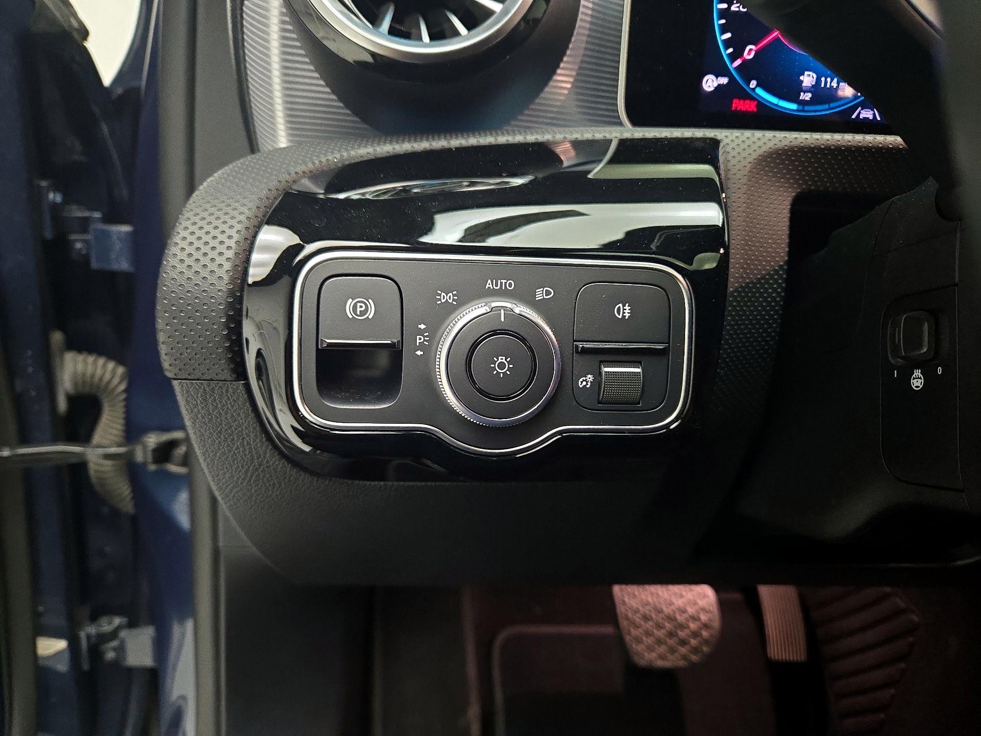 Thumbnail: 2020 Mercedes-Benz A-Class - 13