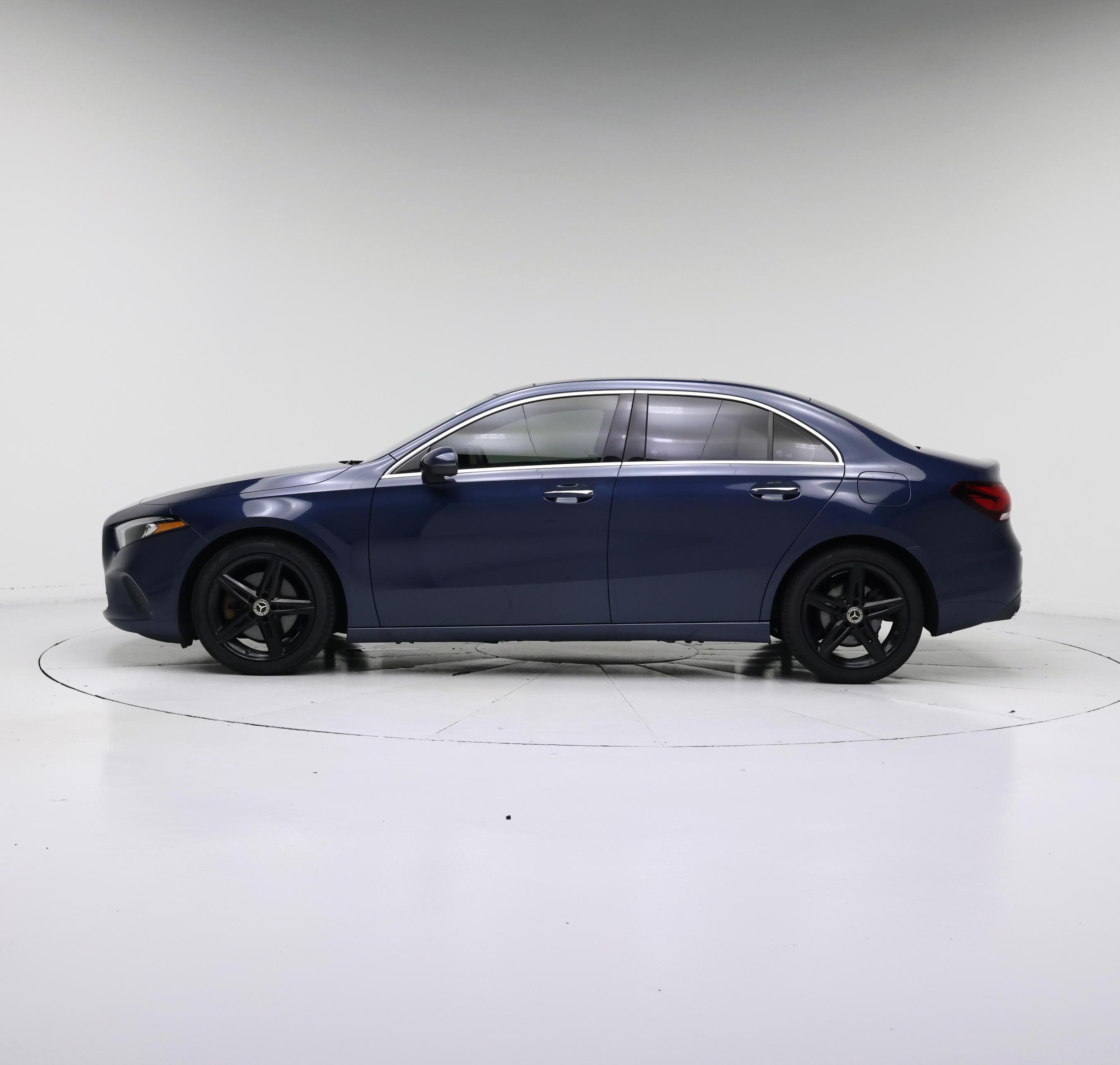 Thumbnail: 2020 Mercedes-Benz A-Class - 3