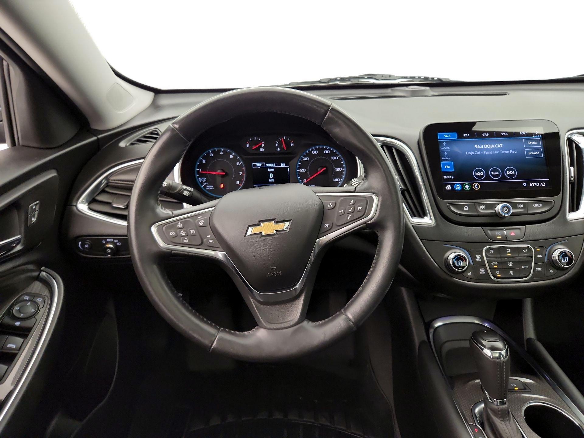 Thumbnail: 2020 Chevrolet Malibu - 10