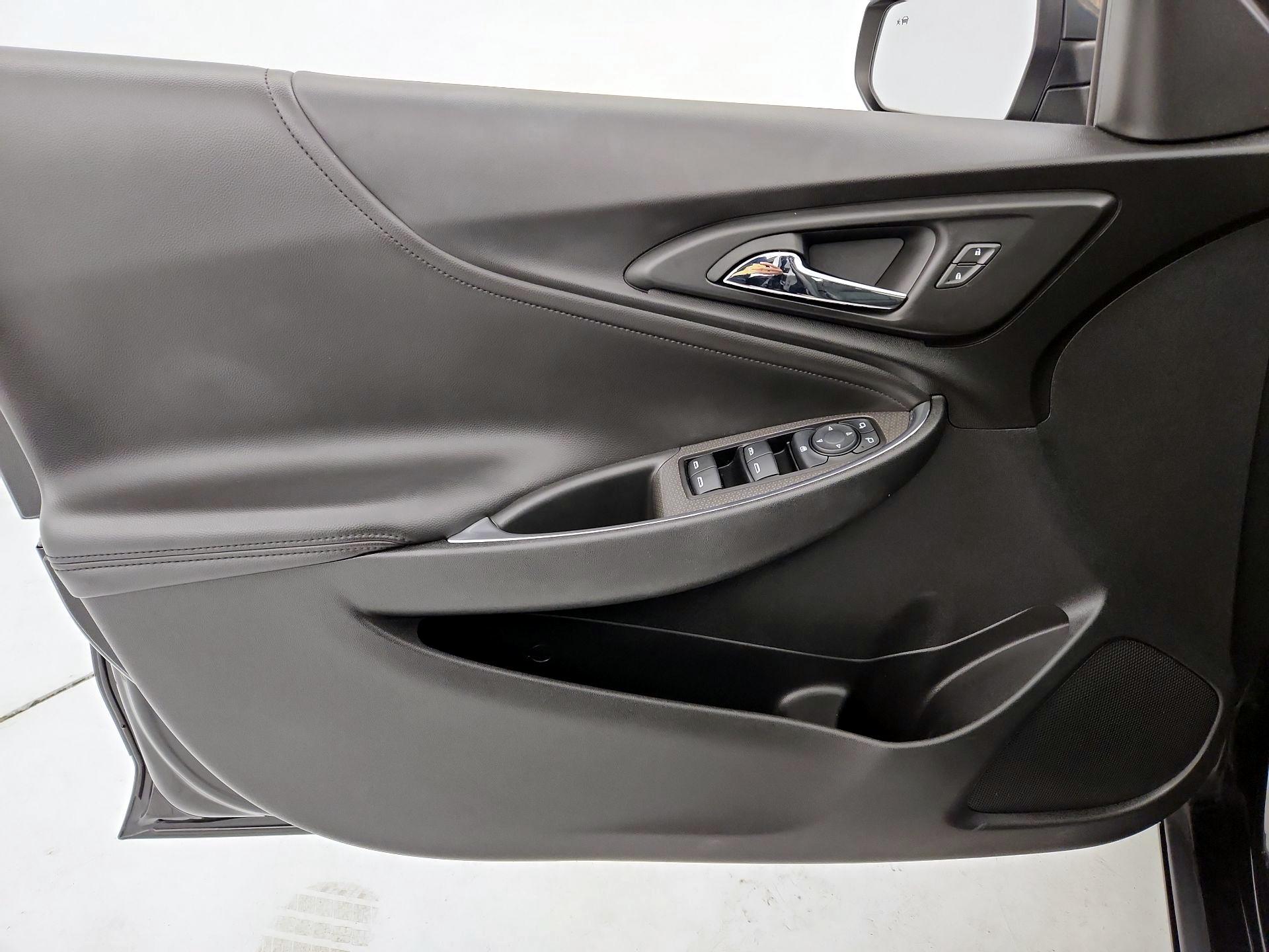 Thumbnail: 2020 Chevrolet Malibu - 12