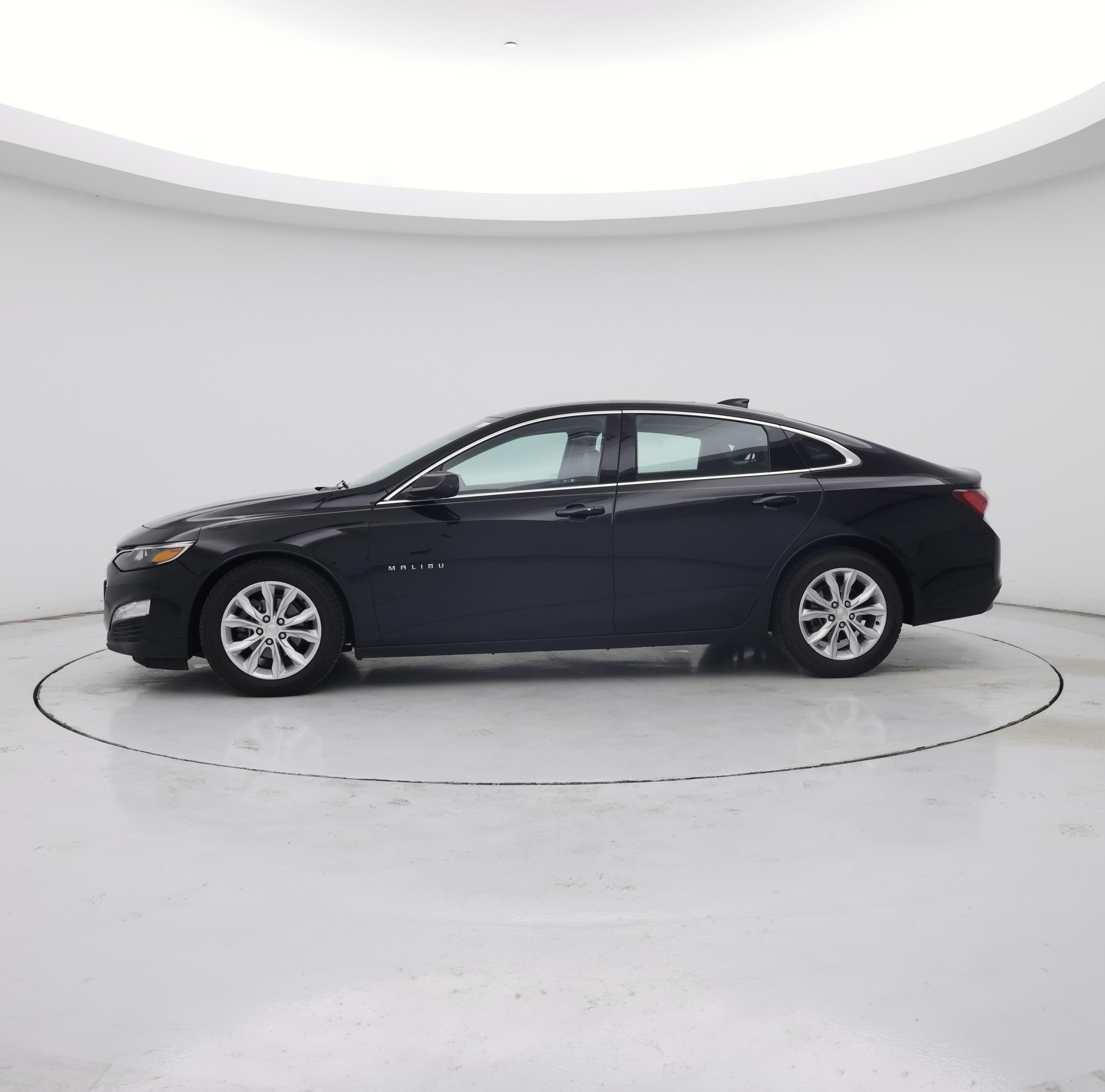 Thumbnail: 2020 Chevrolet Malibu - 3