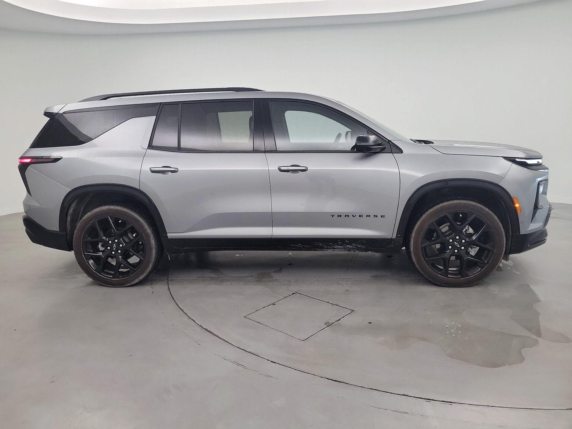 Thumbnail: 2025 Chevrolet Traverse - 4