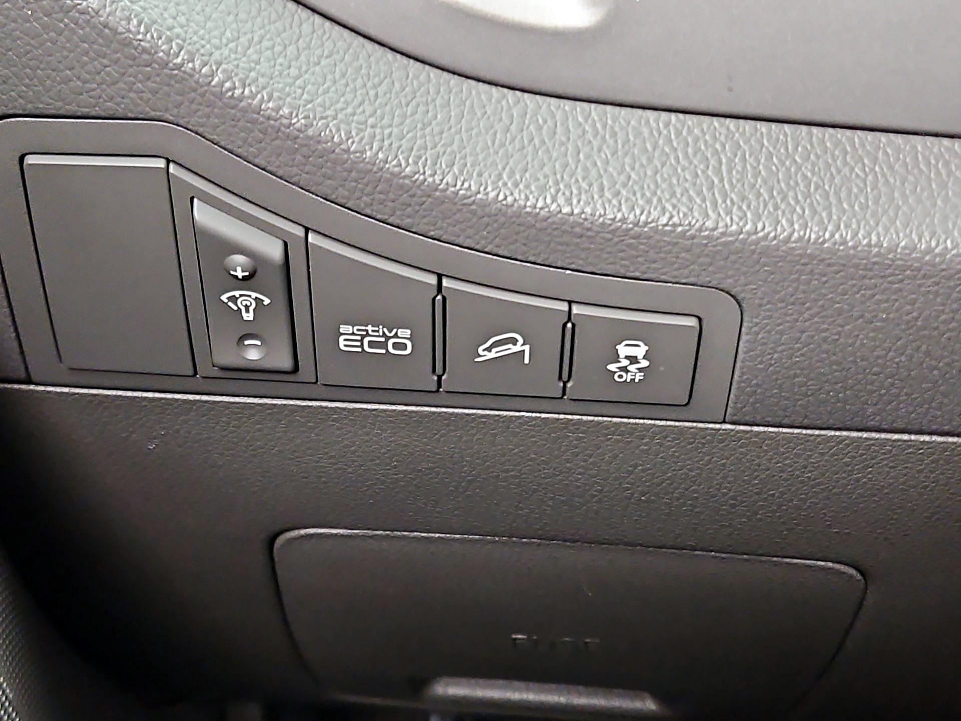 Thumbnail: 2015 Kia Sportage - 13
