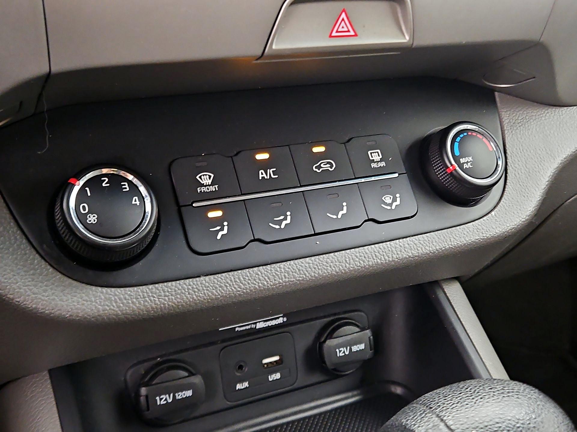 Thumbnail: 2015 Kia Sportage - 16
