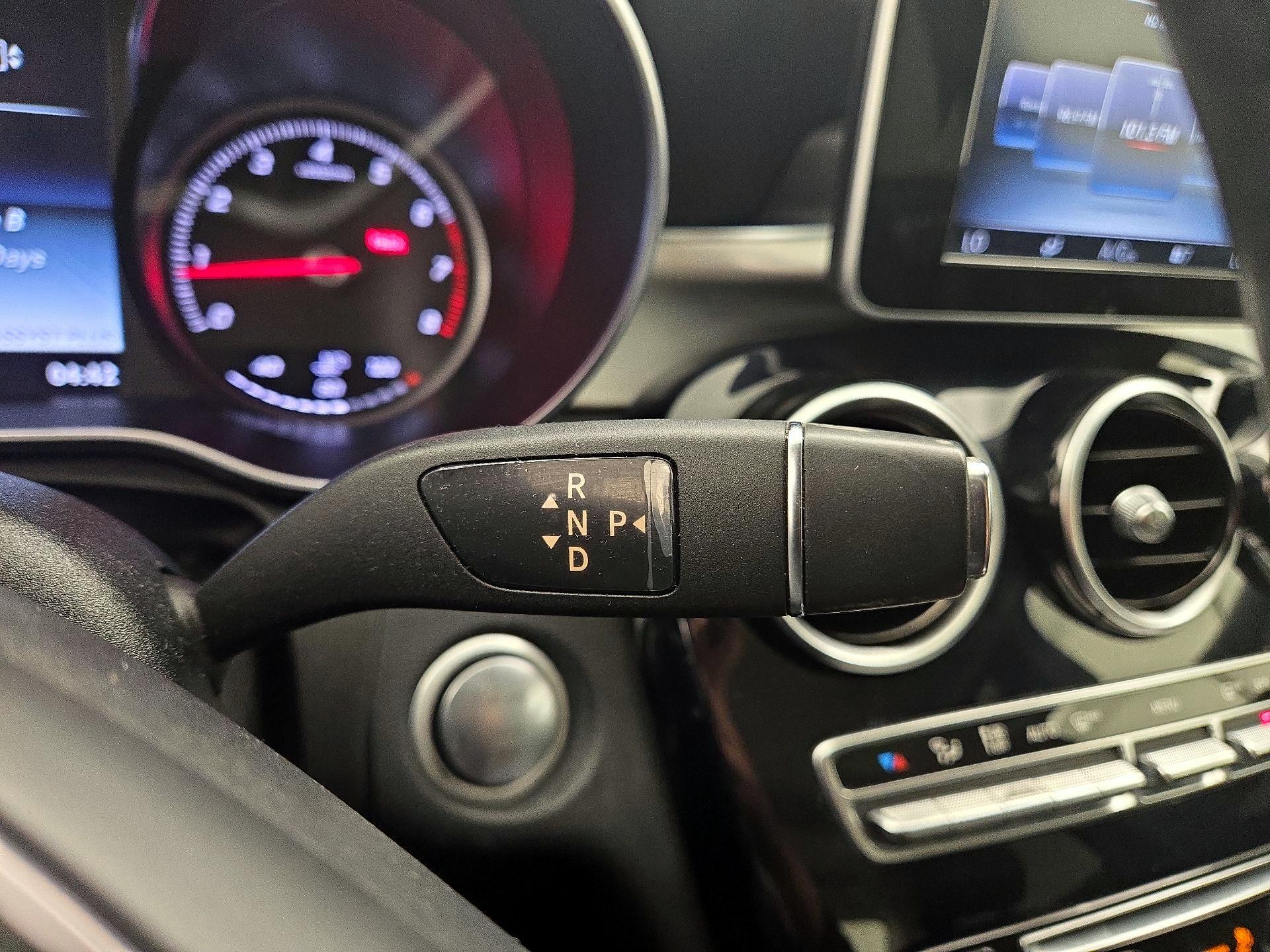 Thumbnail: 2015 Mercedes-Benz C-Class - 18