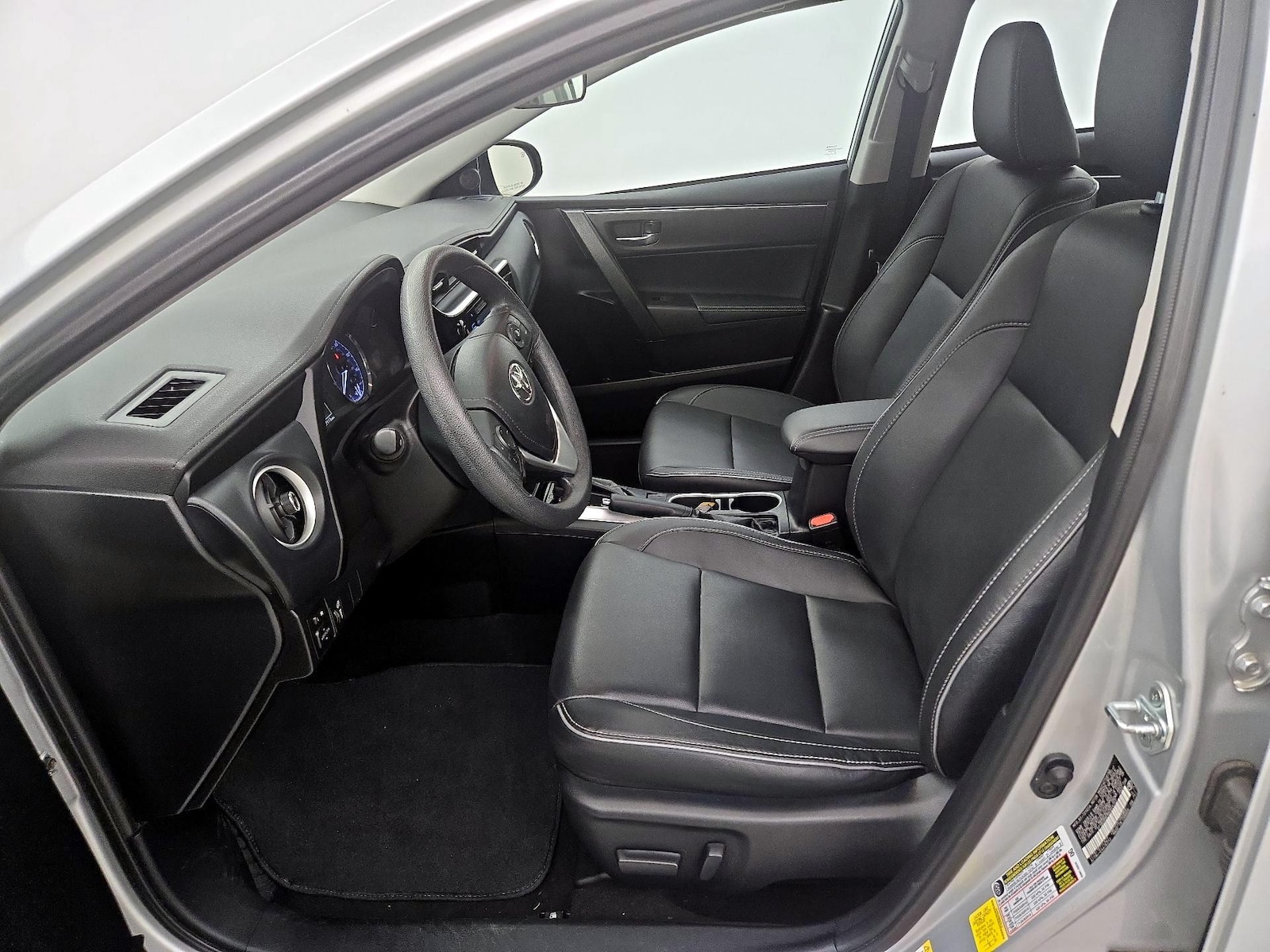 2017 Toyota Corolla XLE - Photo 12
