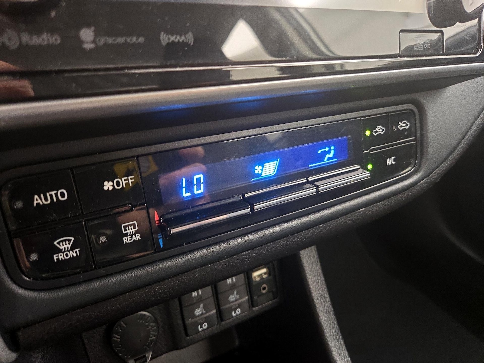 2017 Toyota Corolla XLE - Photo 17