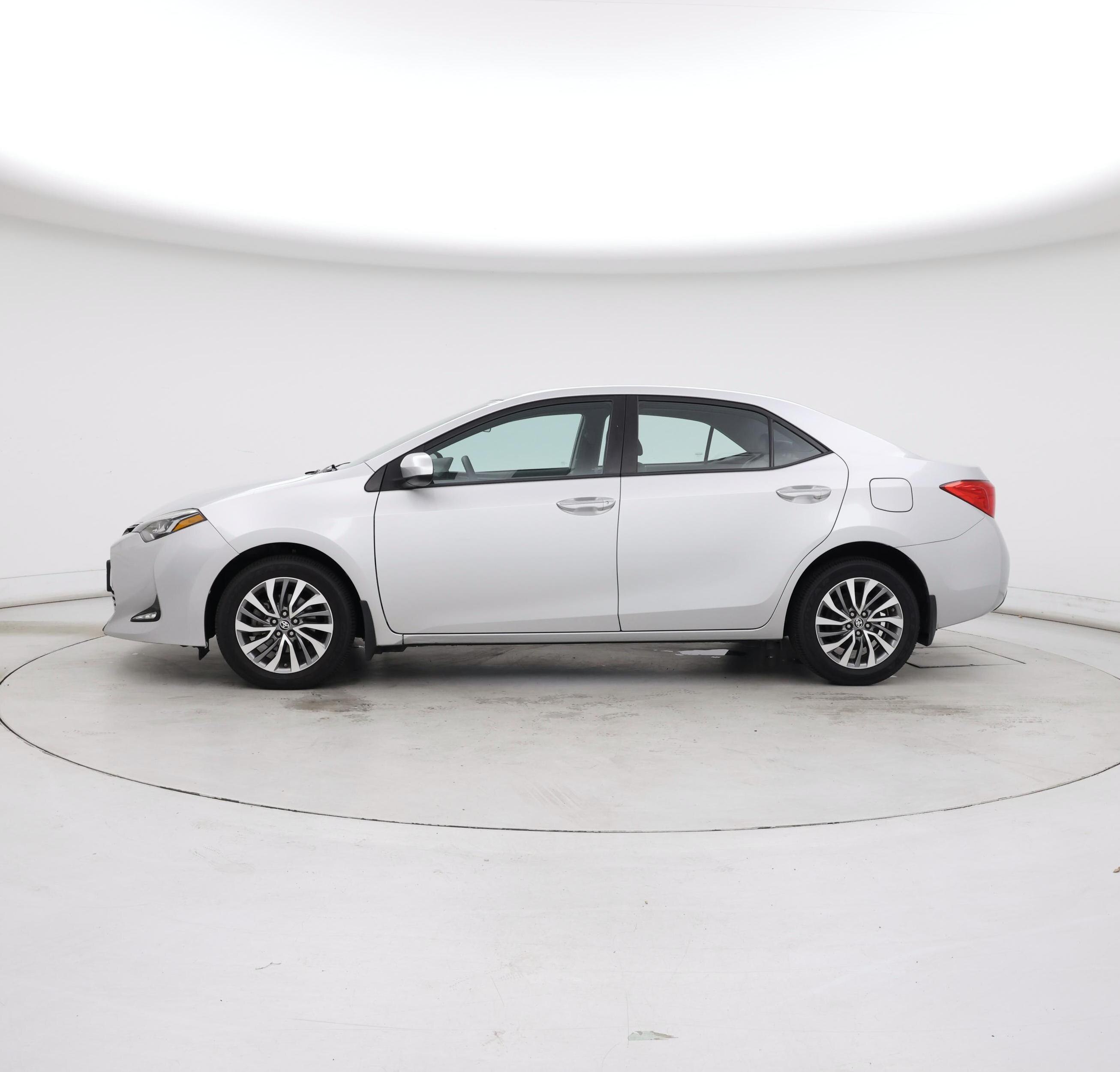 Thumbnail: 2017 Toyota Corolla - 3