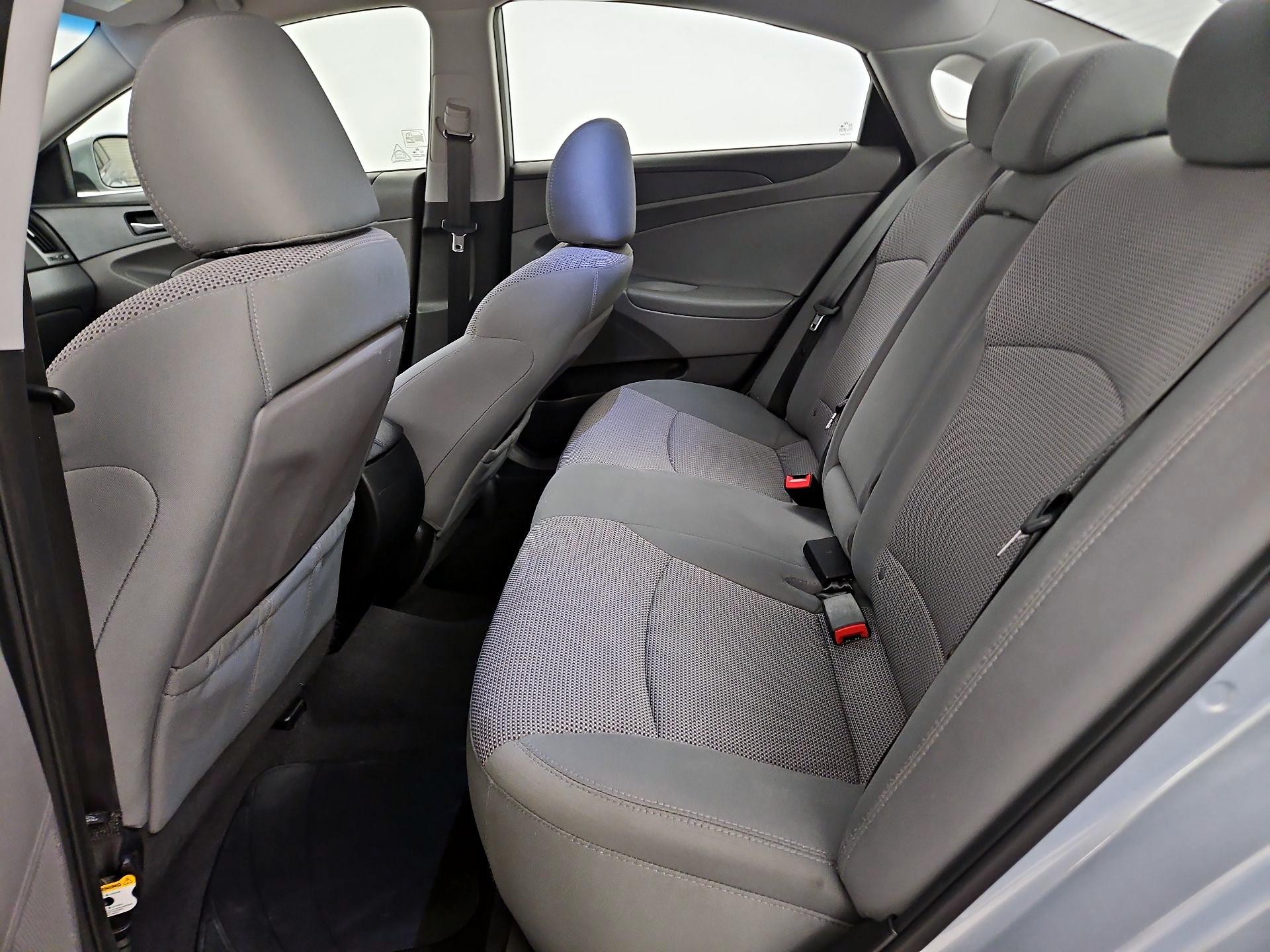 Thumbnail: 2014 Hyundai Sonata - 17