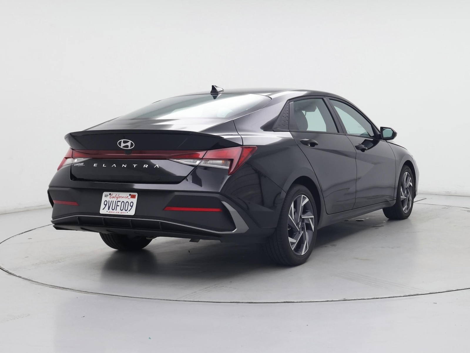 2025 Hyundai Elantra SEL - Photo 9