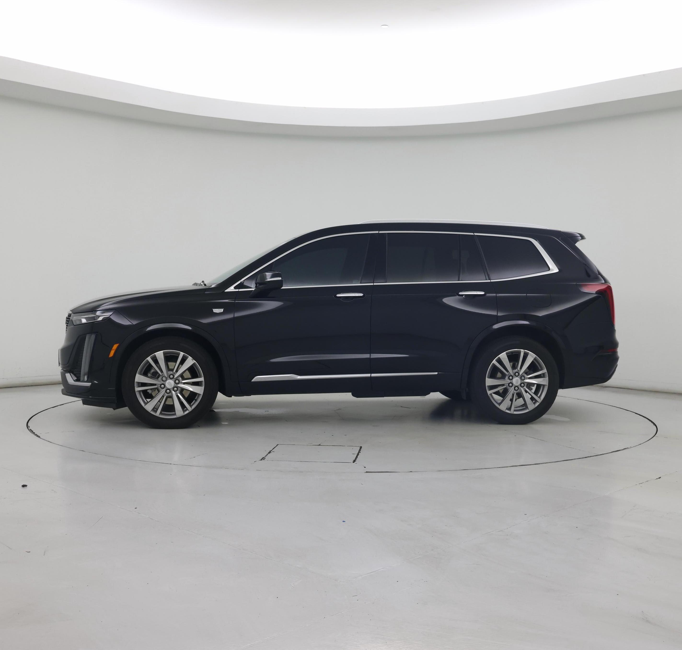 Thumbnail: 2022 Cadillac XT6 - 3