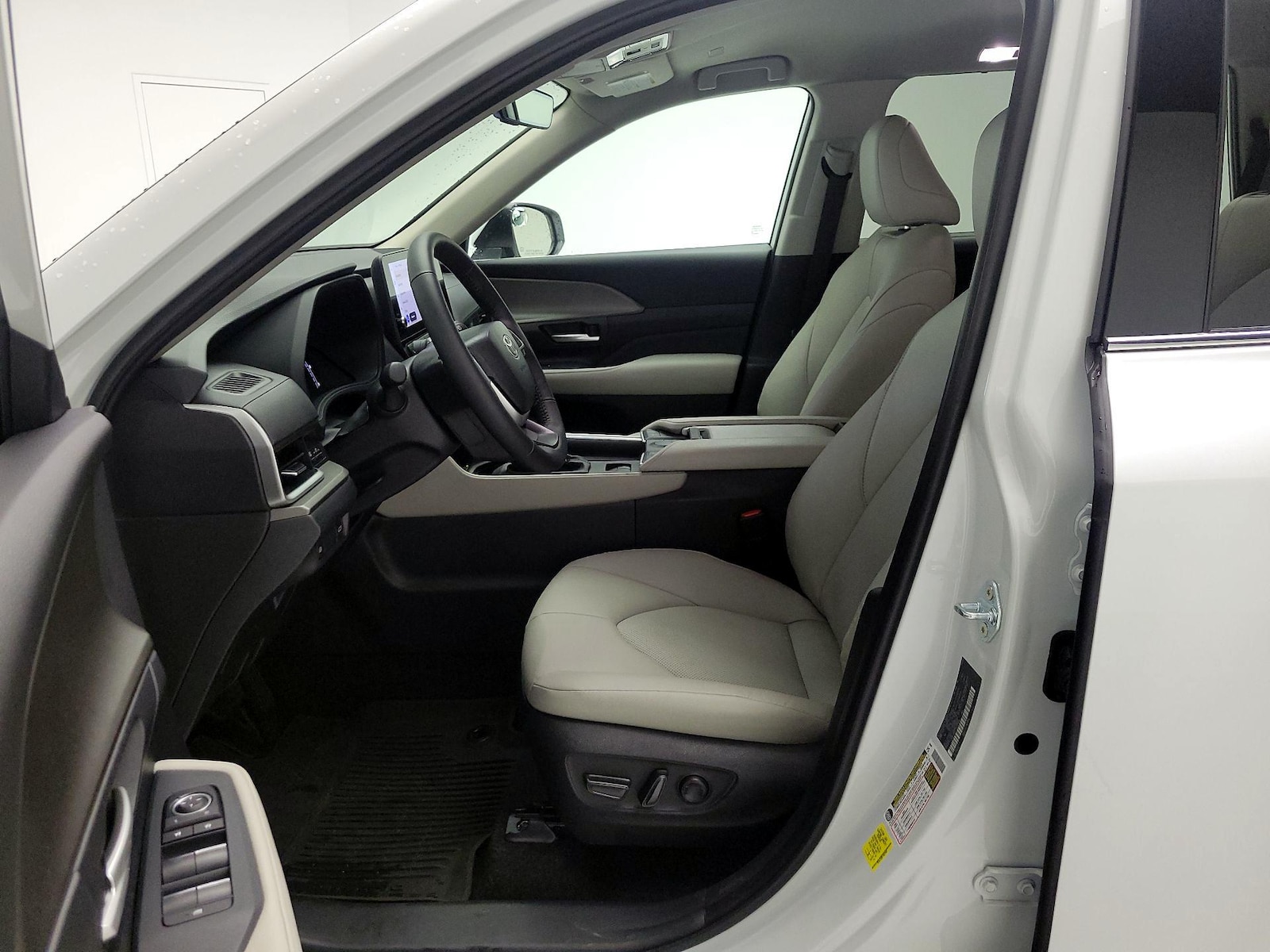 2026 Toyota Grand Highlander XLE - Photo 12
