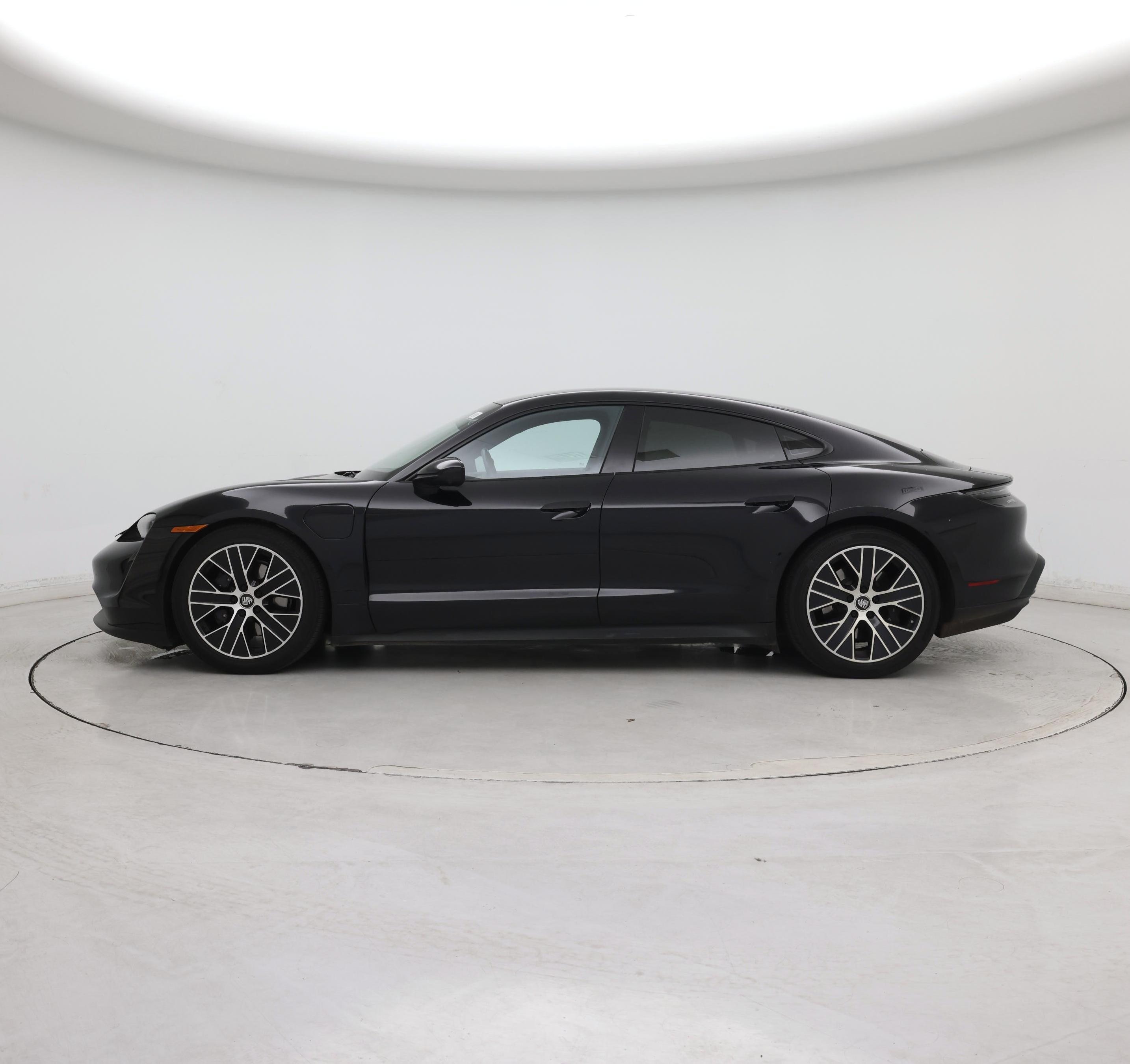 Thumbnail: 2021 Porsche Taycan - 3