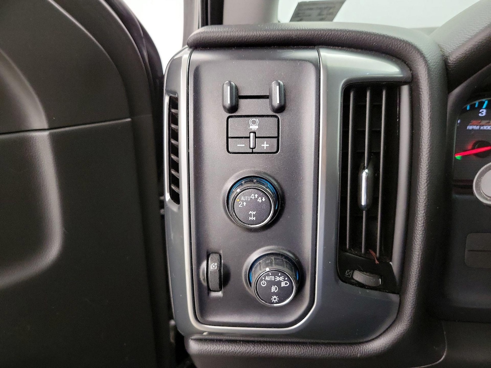 2017 Chevrolet Silverado 1500 LT - Photo 14