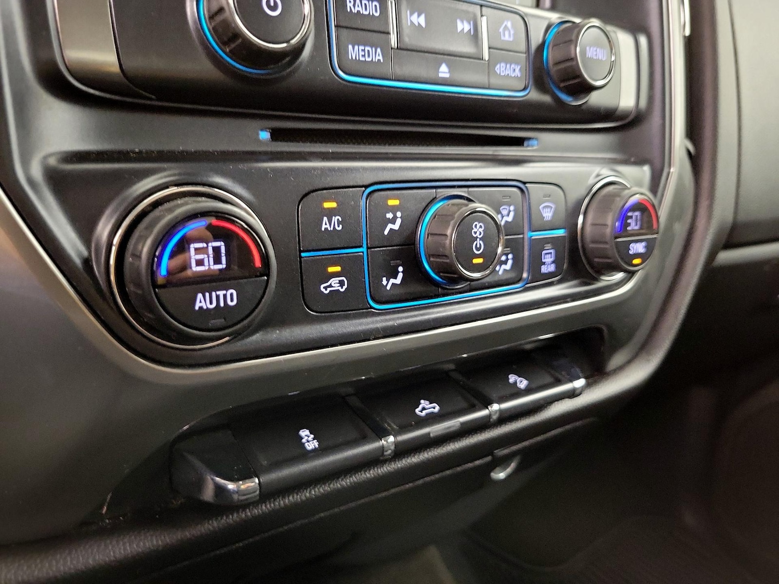 2017 Chevrolet Silverado 1500 LT - Photo 17