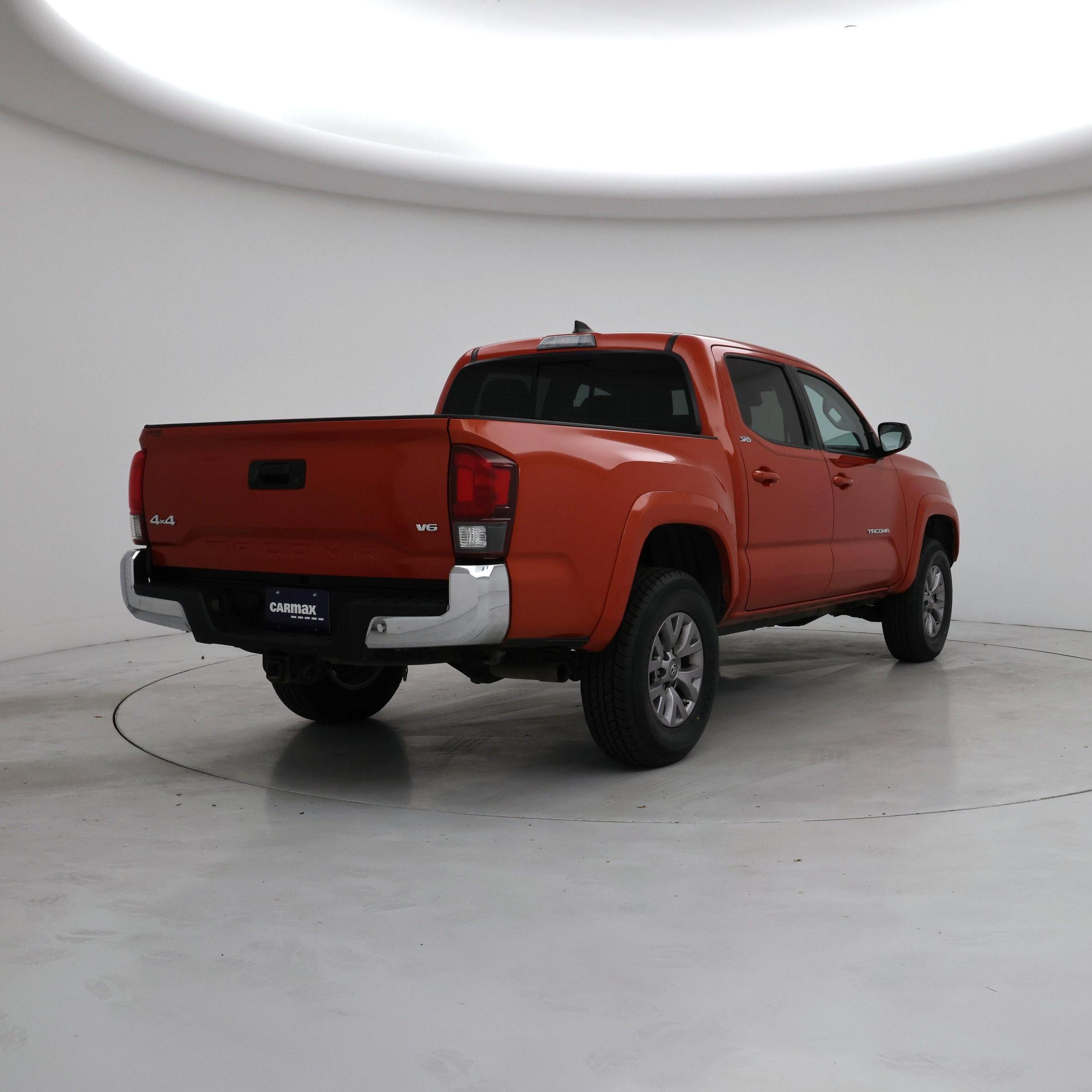 Thumbnail: 2018 Toyota Tacoma - 8