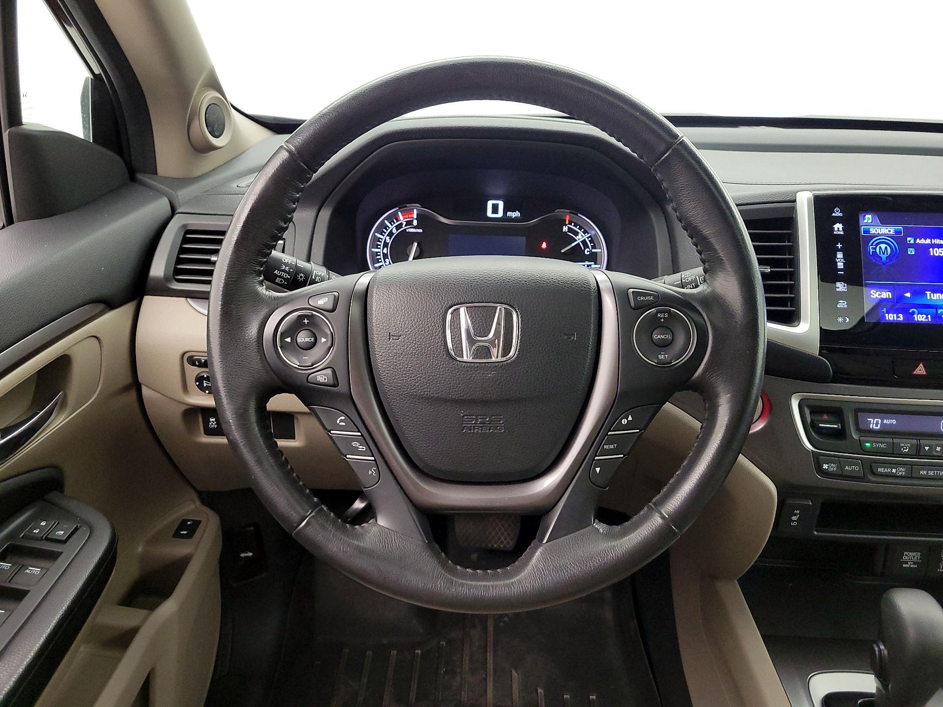 Thumbnail: 2018 Honda Pilot - 10
