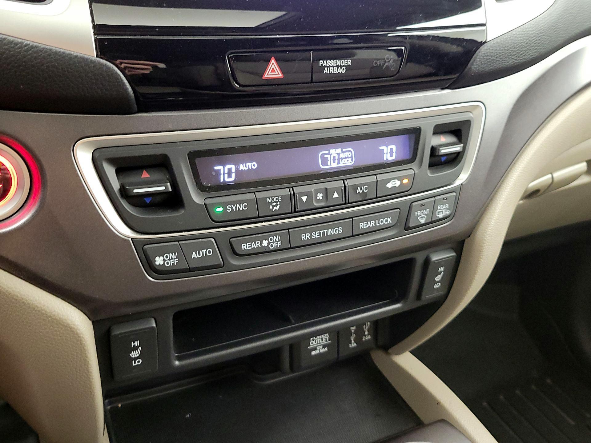 Thumbnail: 2018 Honda Pilot - 16