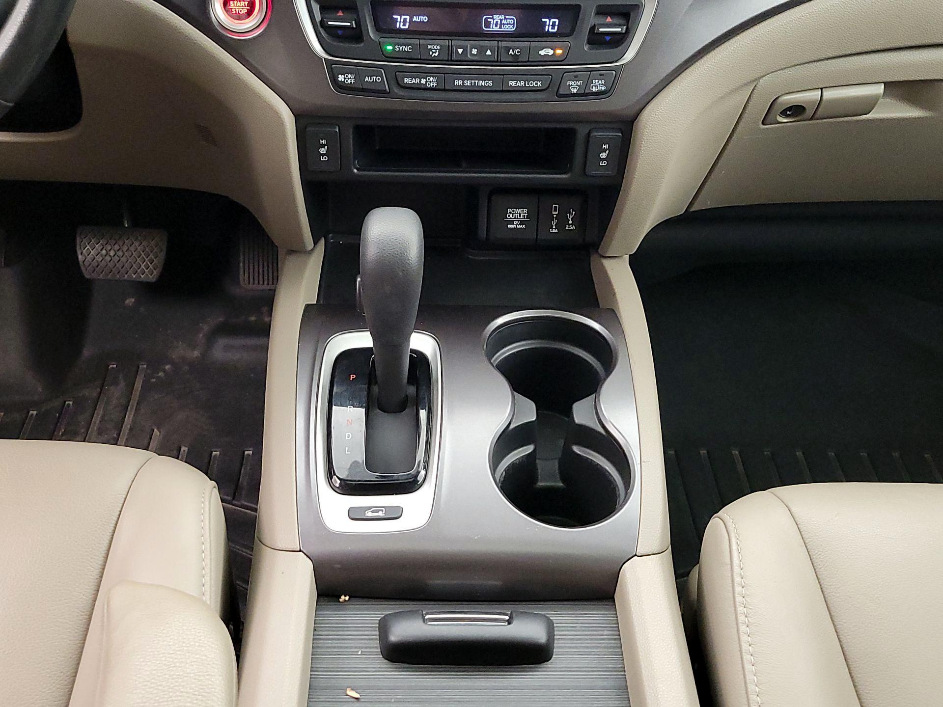 Thumbnail: 2018 Honda Pilot - 17