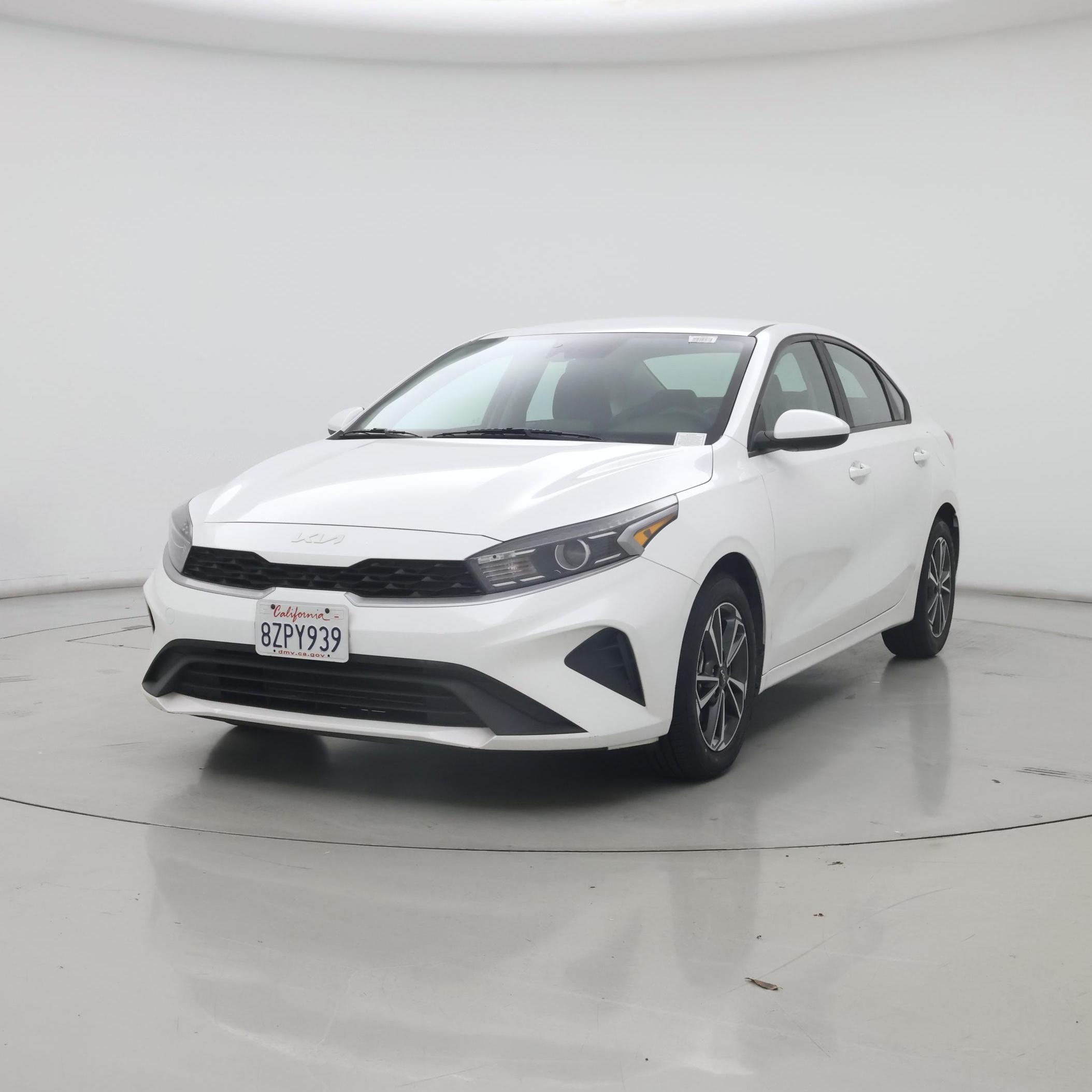 Thumbnail: 2022 Kia Forte - 4