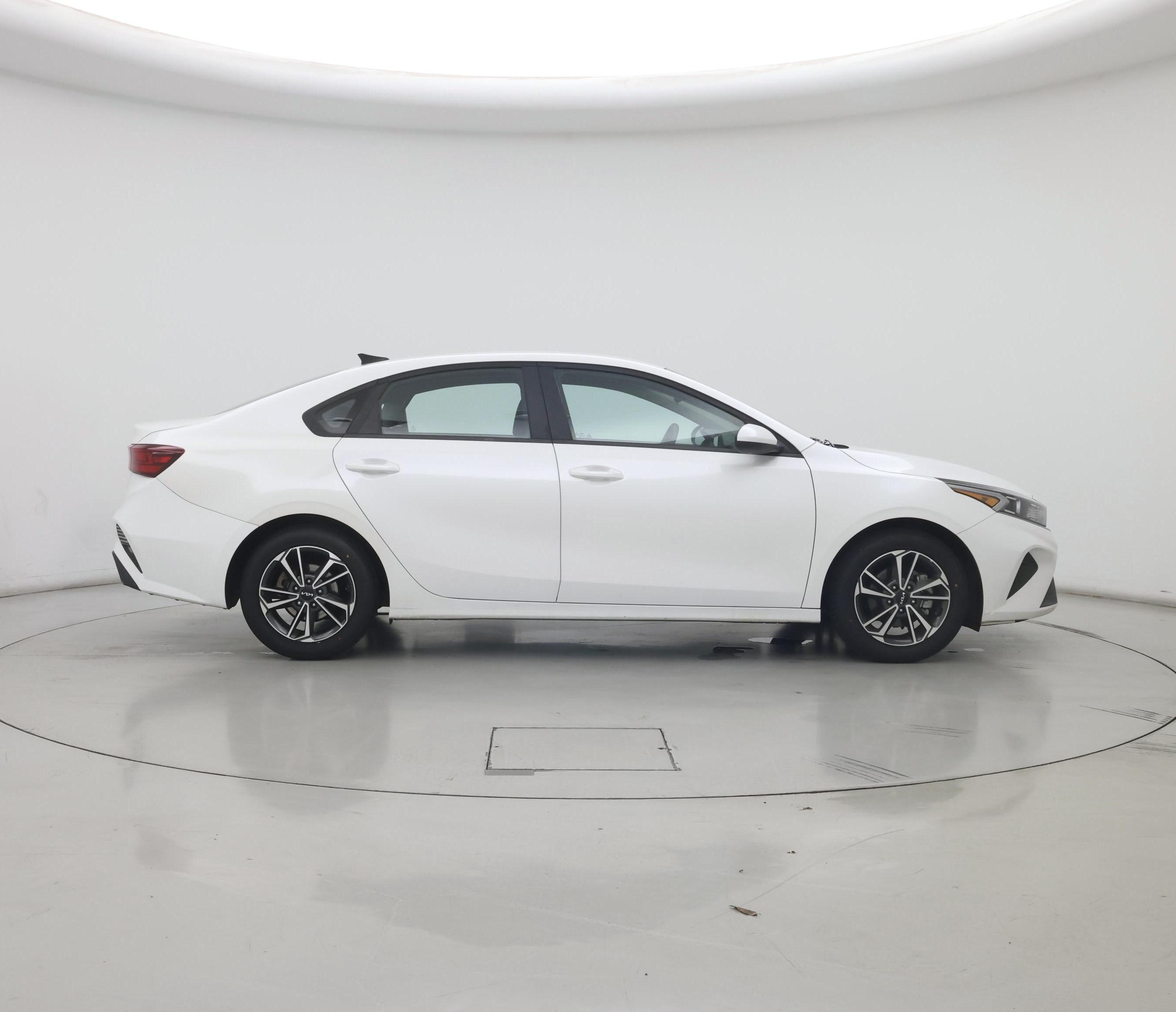 Thumbnail: 2022 Kia Forte - 7