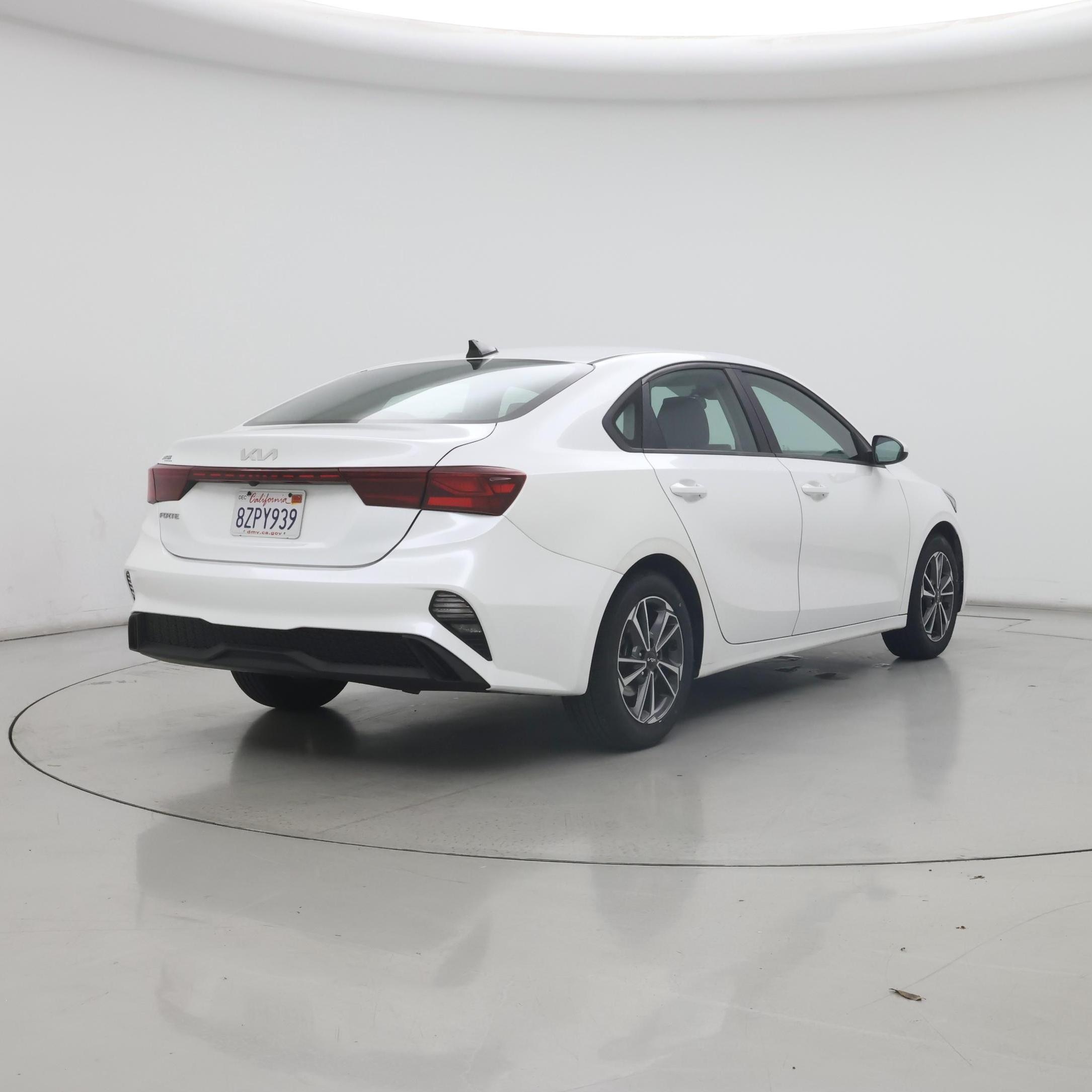 Thumbnail: 2022 Kia Forte - 8