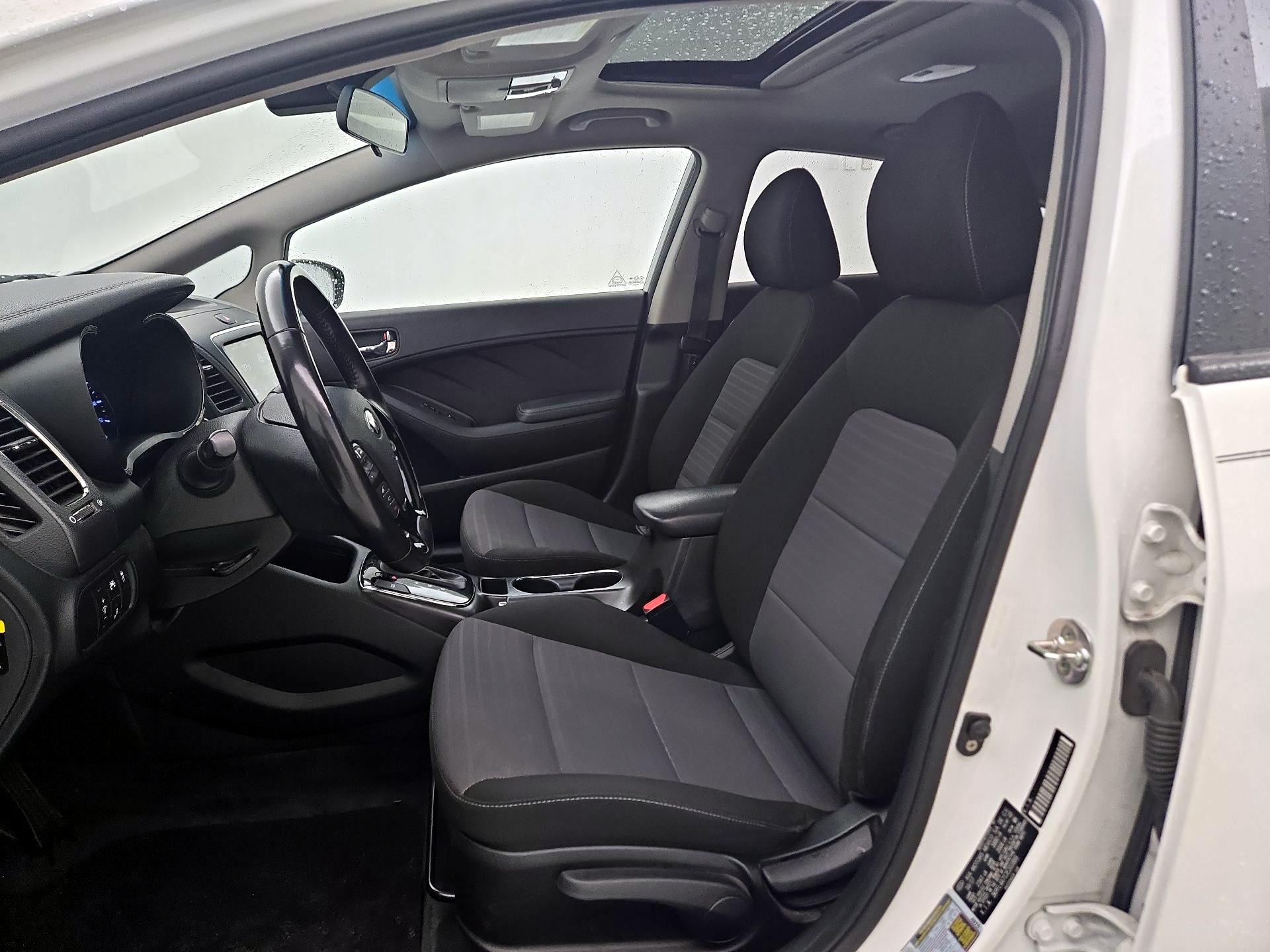 Thumbnail: 2018 Kia Forte - 11