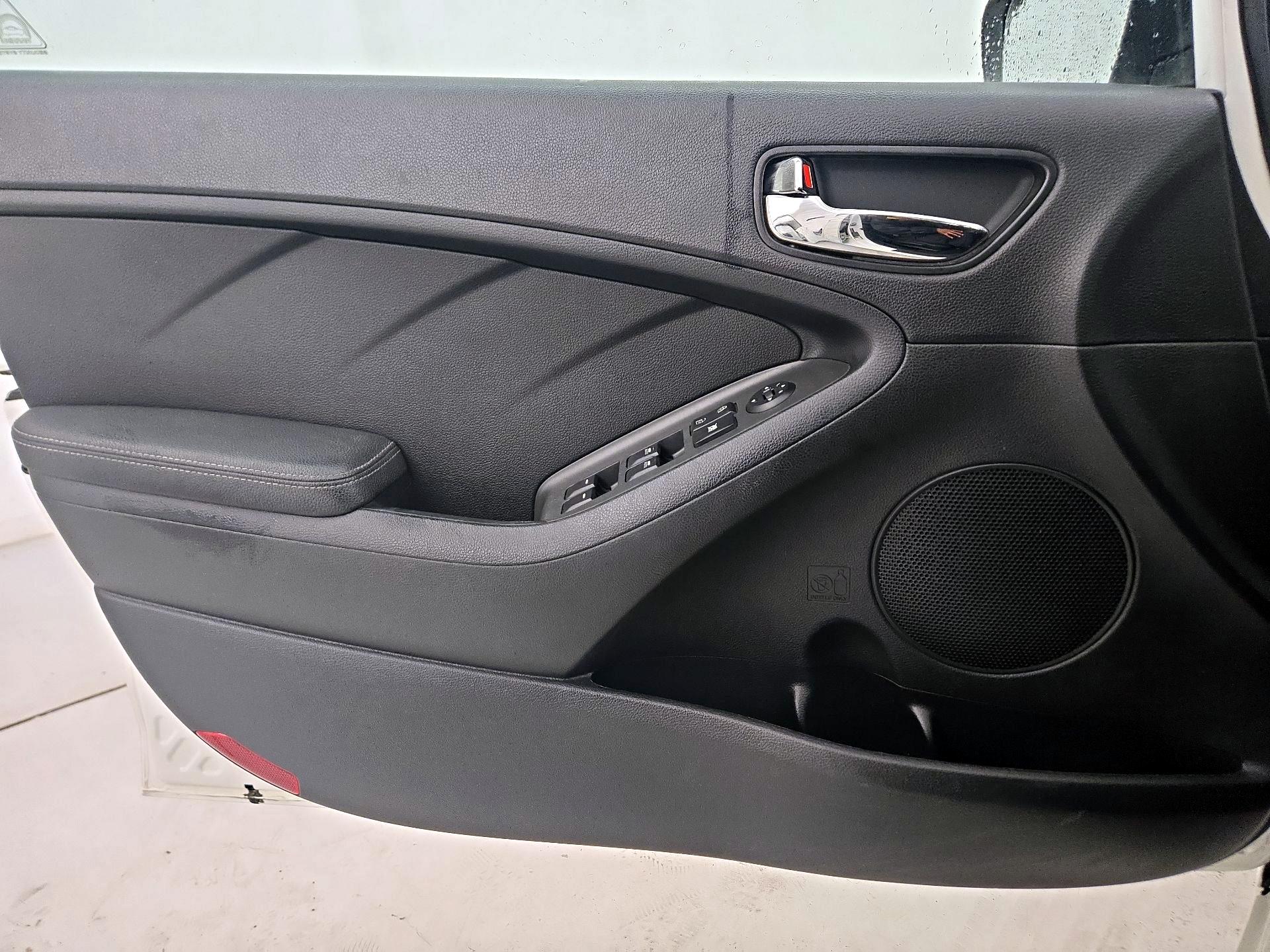 Thumbnail: 2018 Kia Forte - 12
