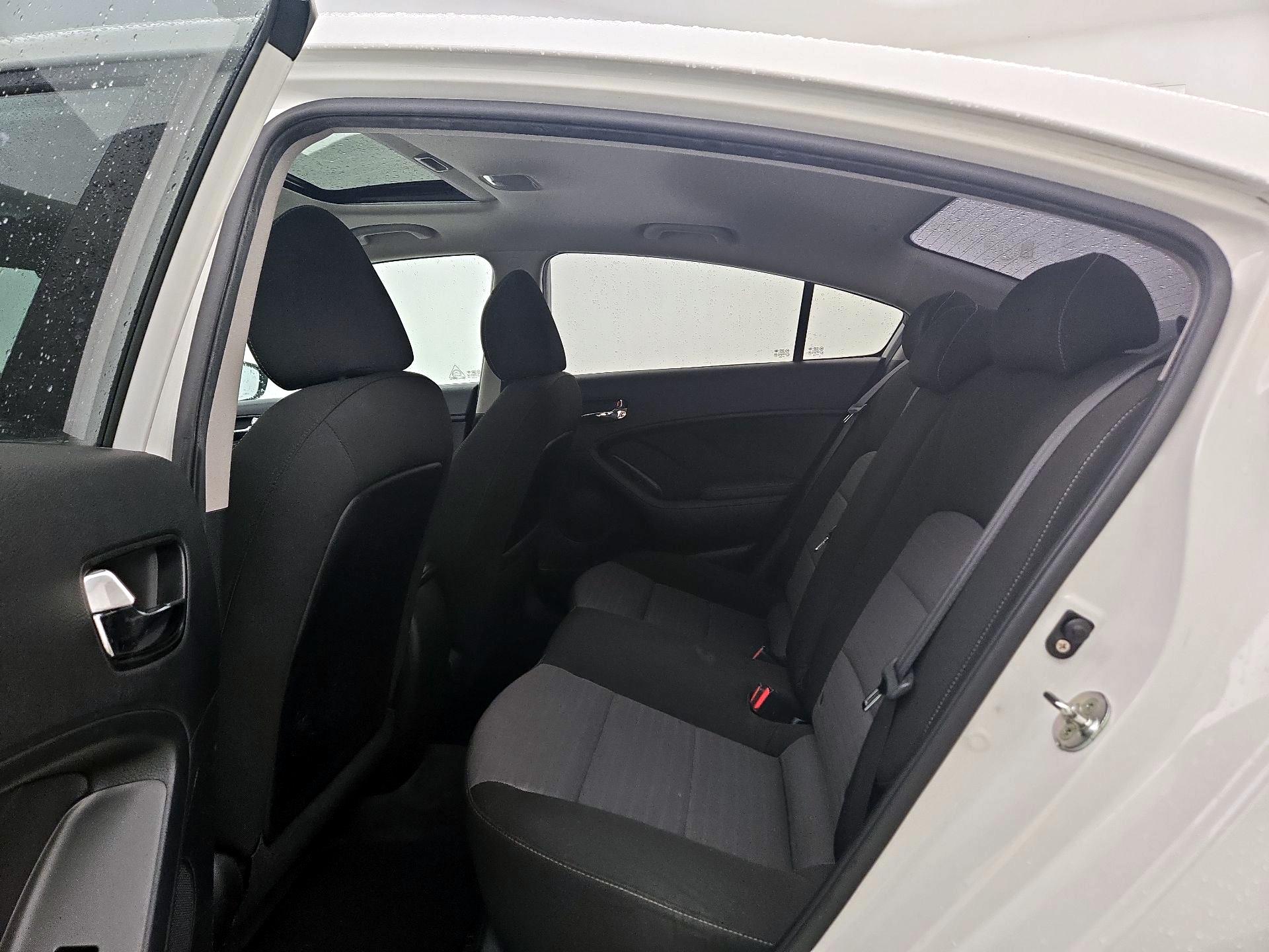 Thumbnail: 2018 Kia Forte - 20