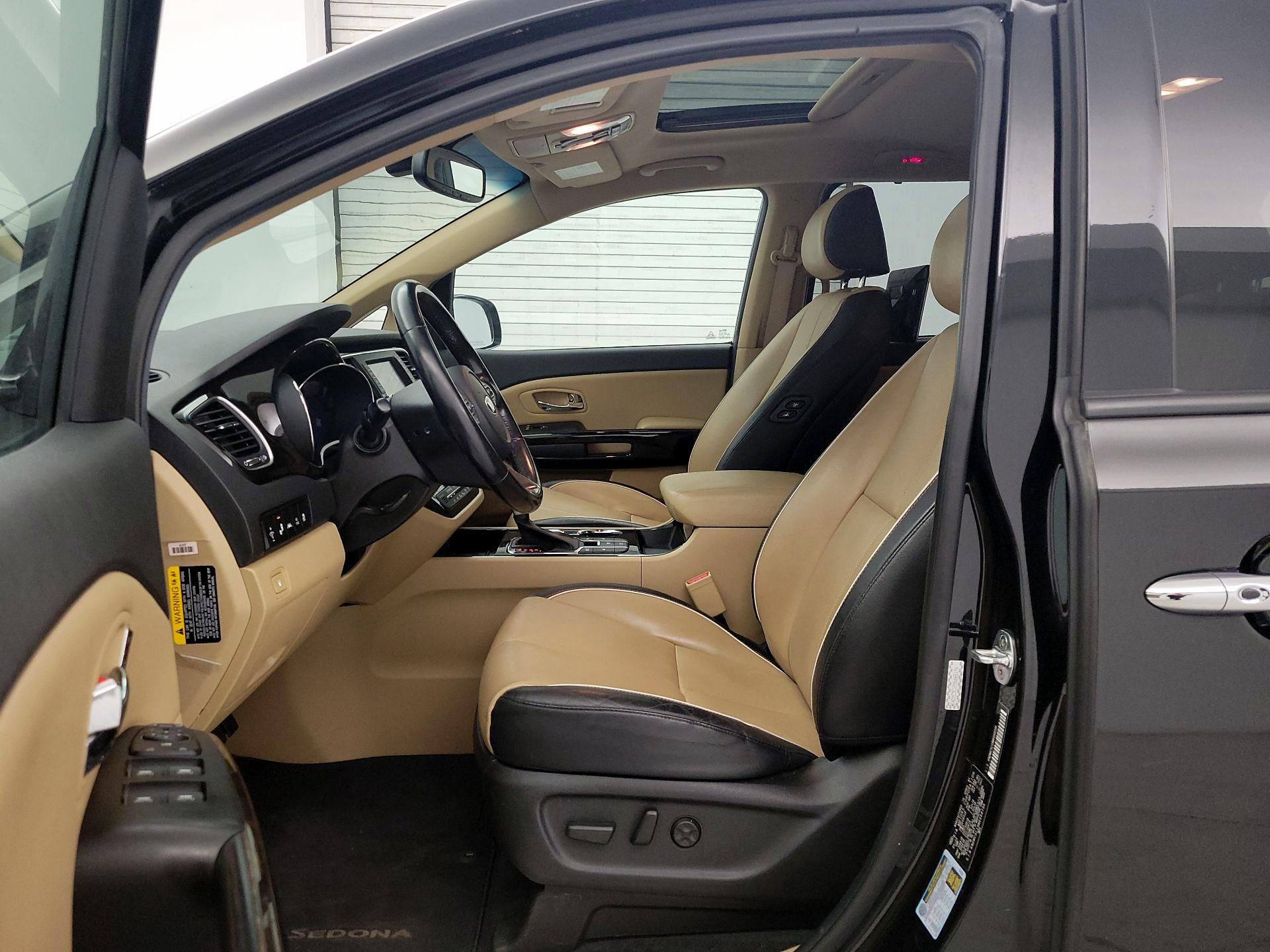 Thumbnail: 2021 Kia Sedona - 11