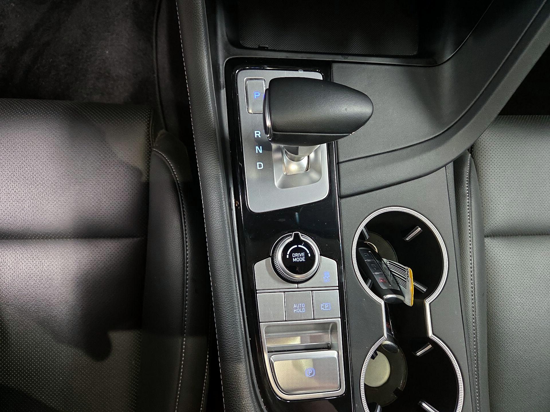 Thumbnail: 2022 Genesis G70 - 16