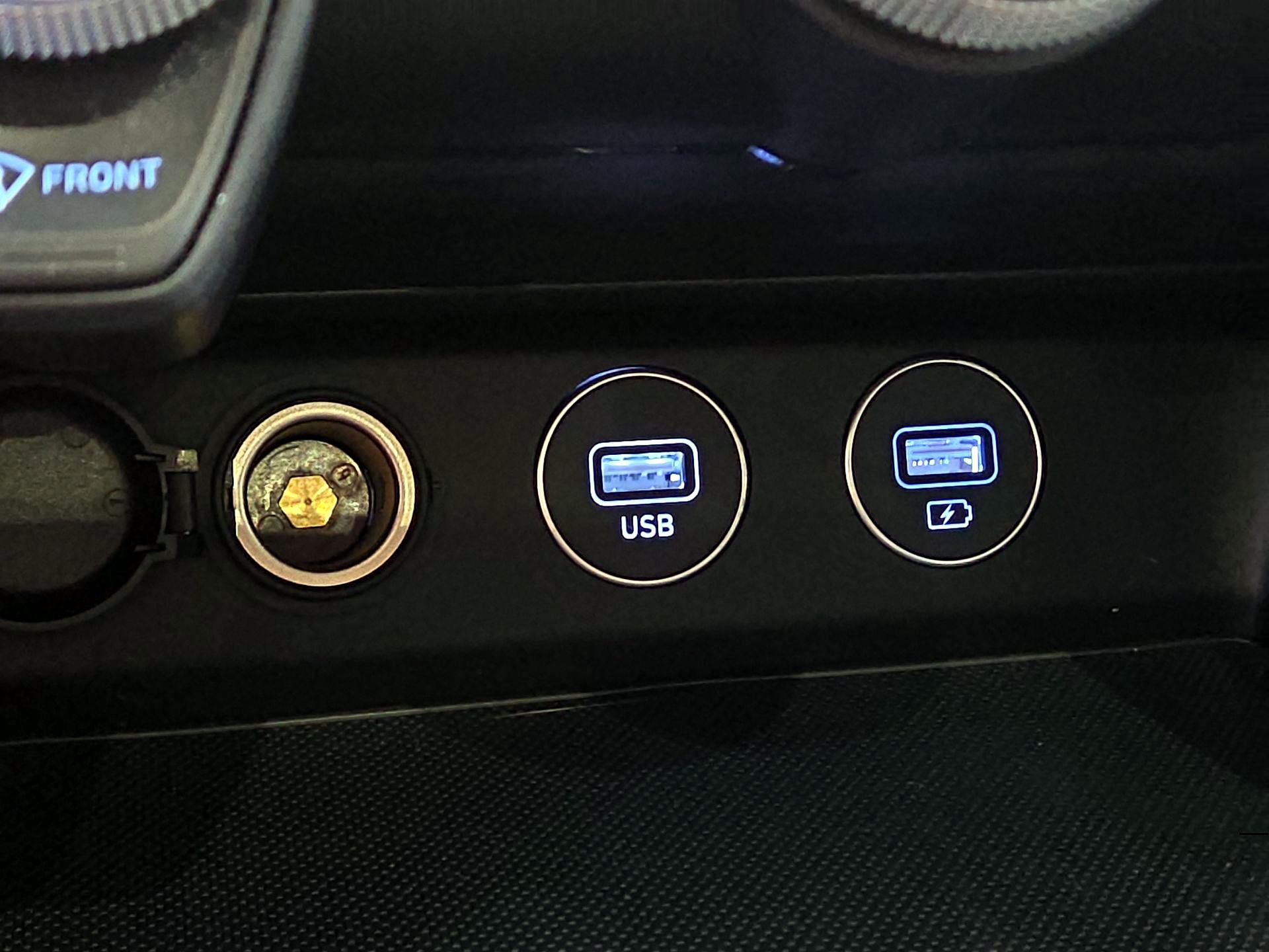 Thumbnail: 2022 Genesis G70 - 17
