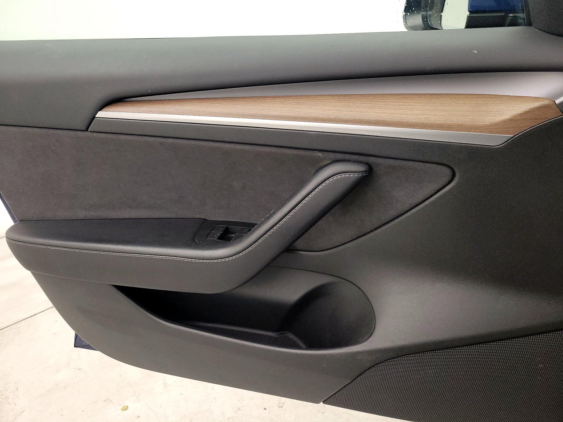Thumbnail: 2023 Tesla Model 3 - 12