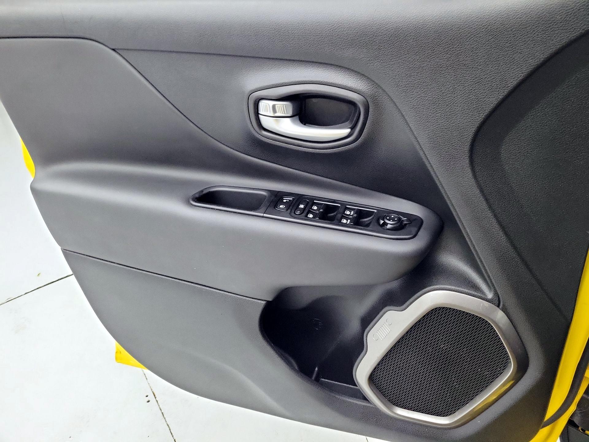 Thumbnail: 2023 Jeep Renegade - 12