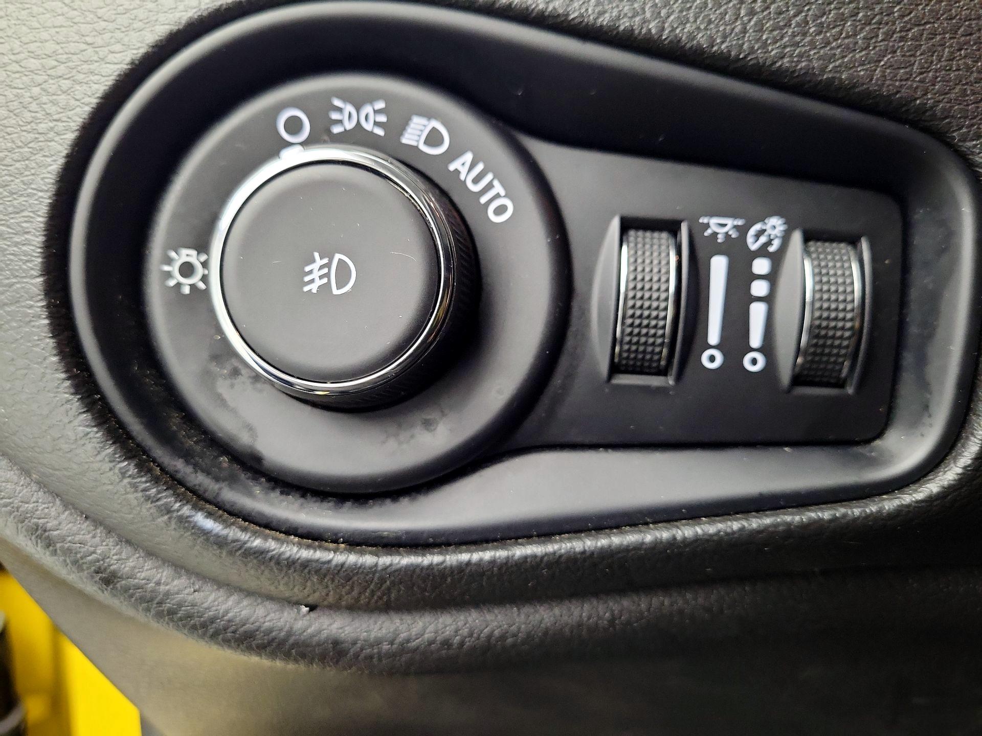Thumbnail: 2023 Jeep Renegade - 13