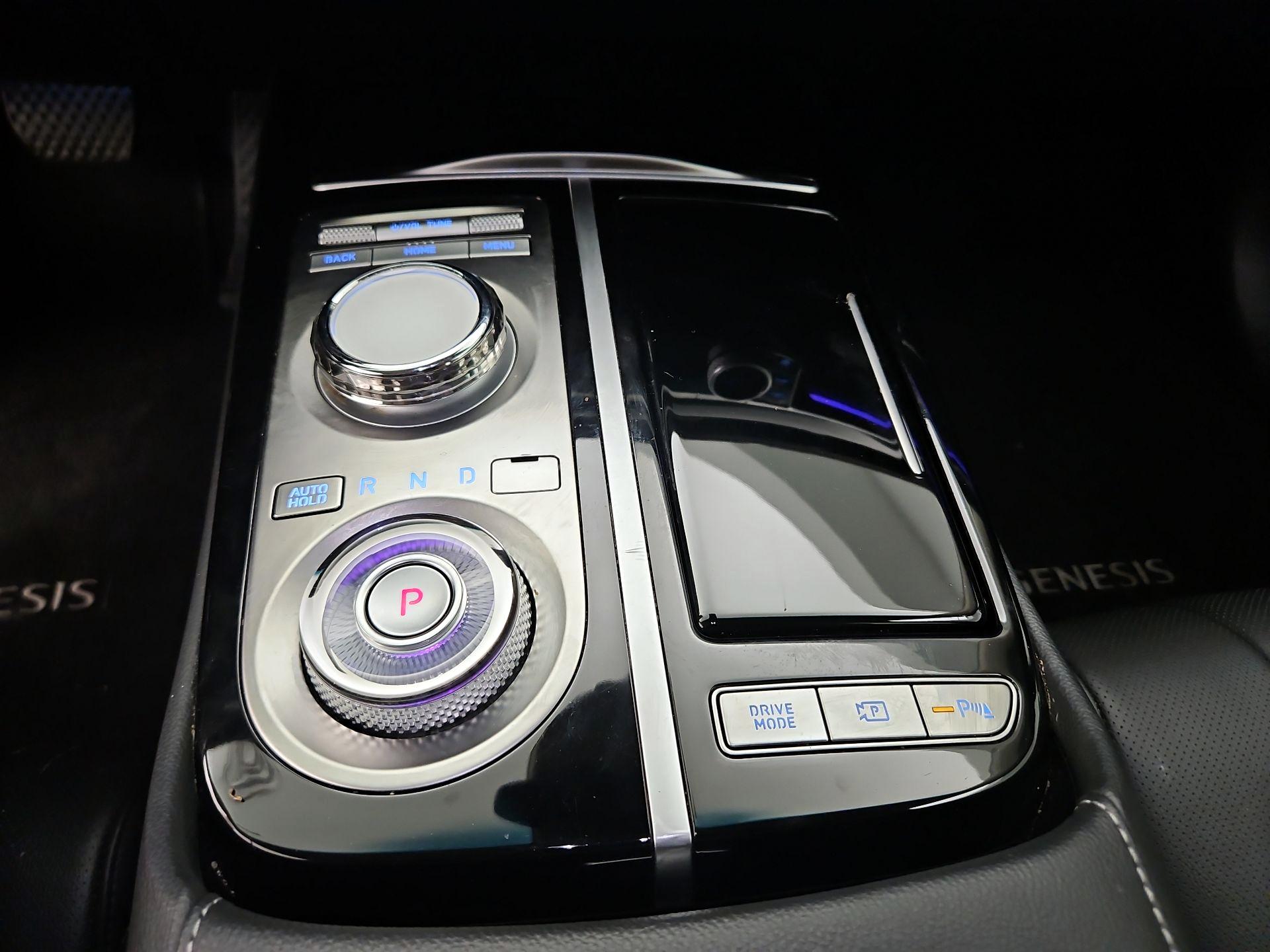 Thumbnail: 2023 Genesis G80 - 17