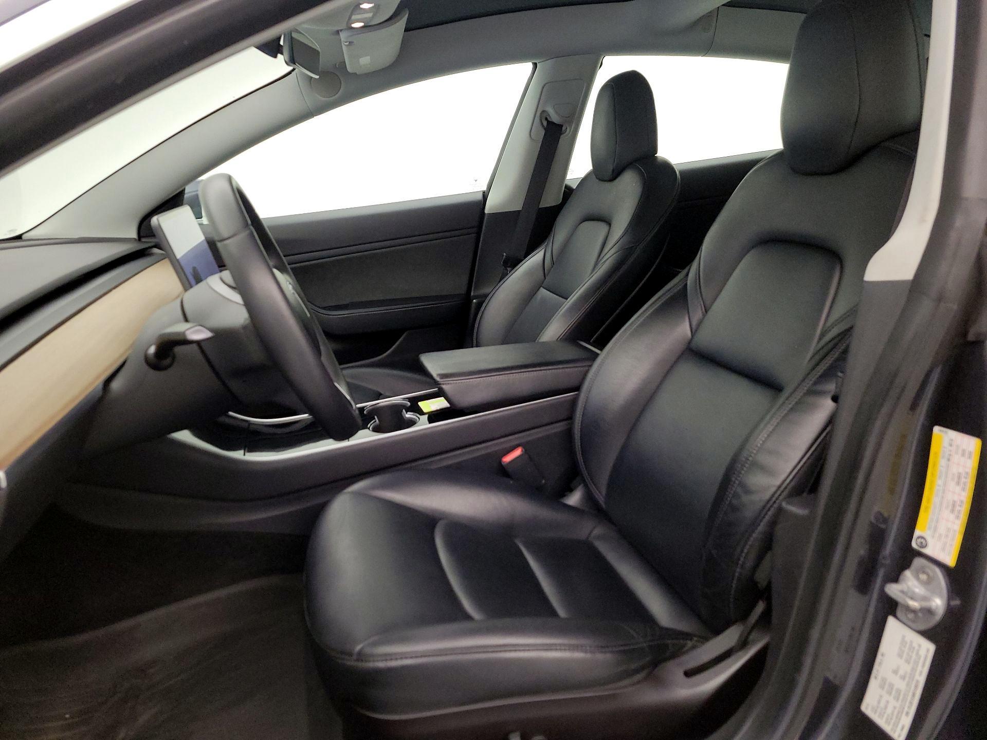 Thumbnail: 2019 Tesla Model 3 - 11
