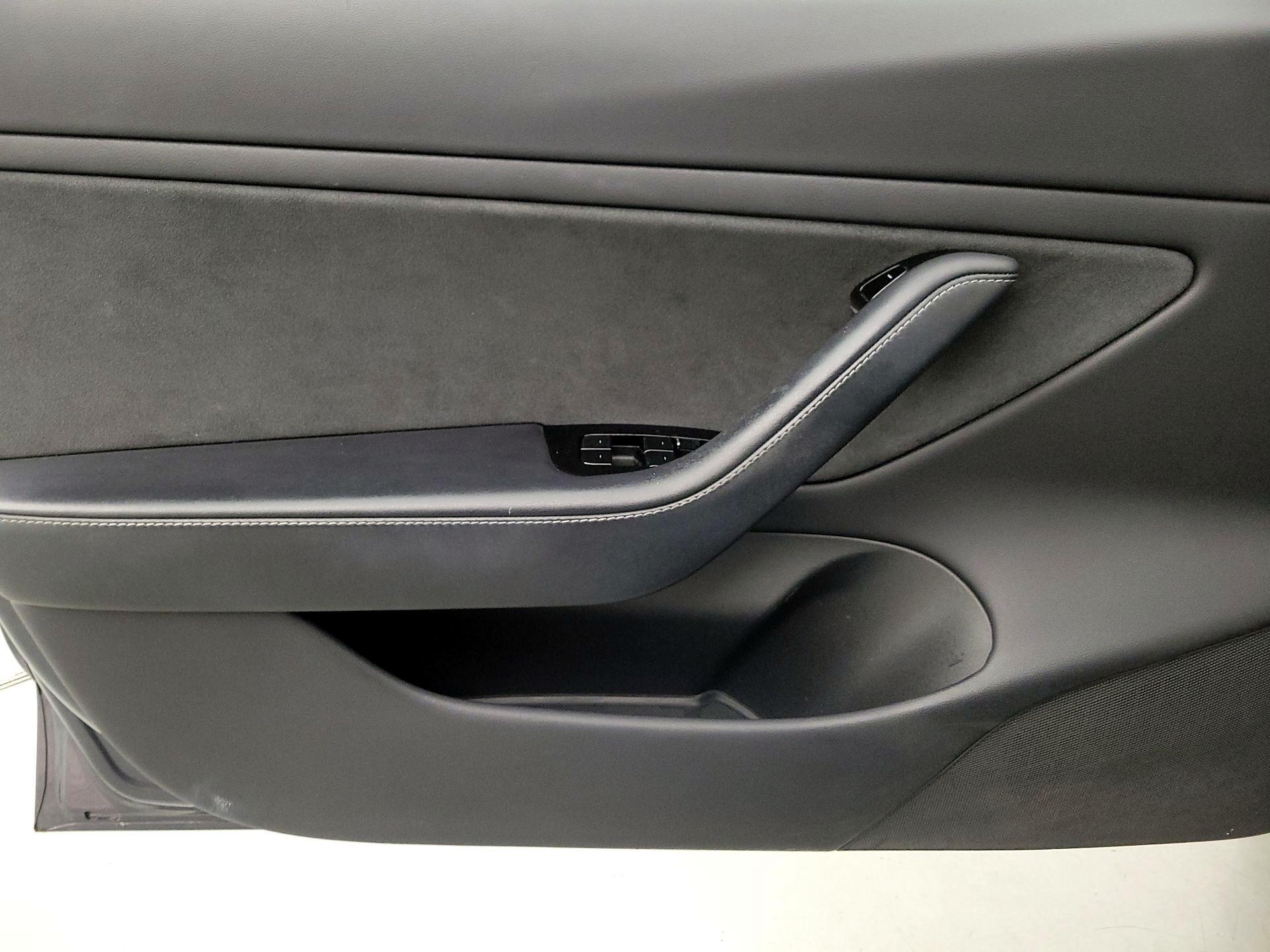 Thumbnail: 2019 Tesla Model 3 - 12